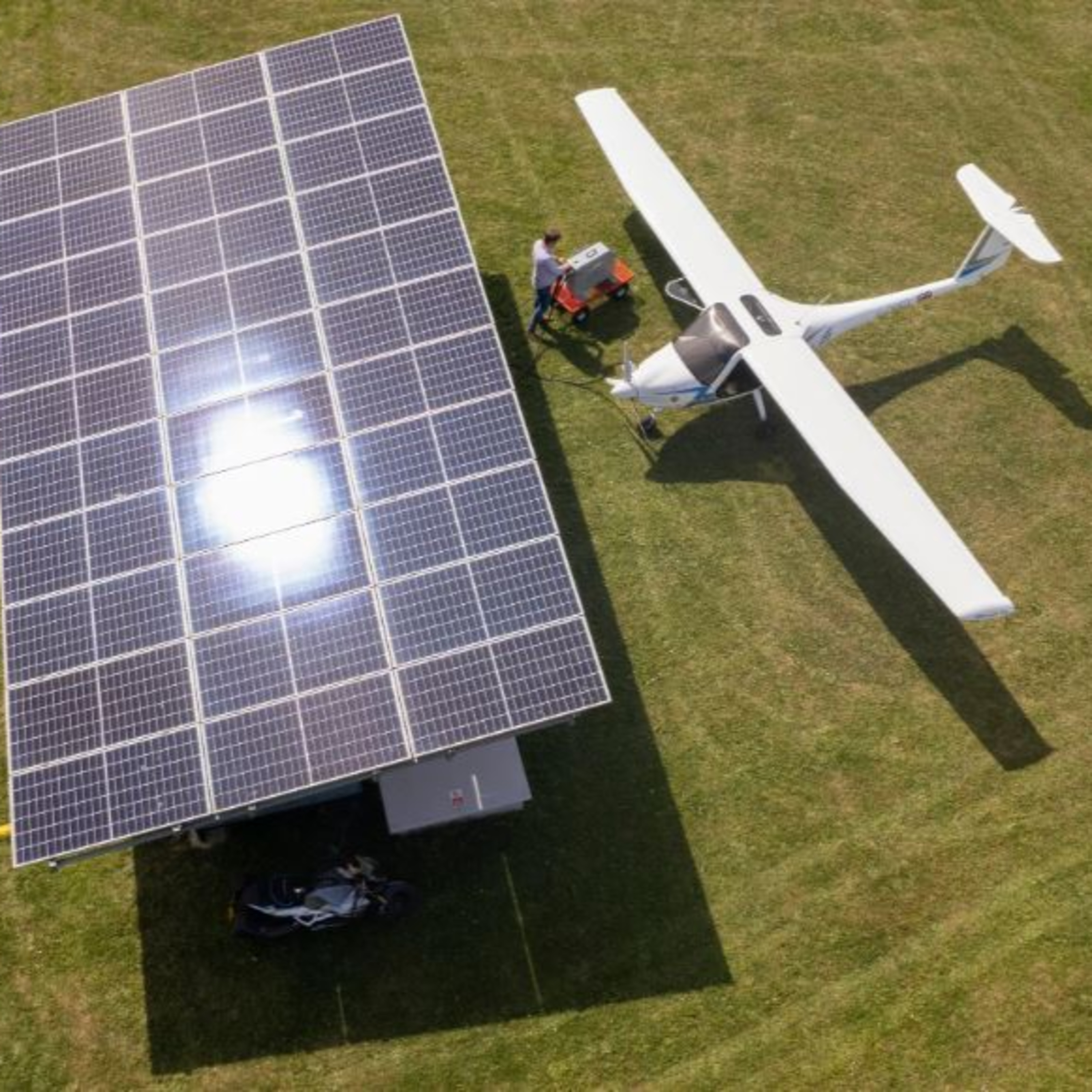 Batteries 3: Electric airplanes  episode artwork