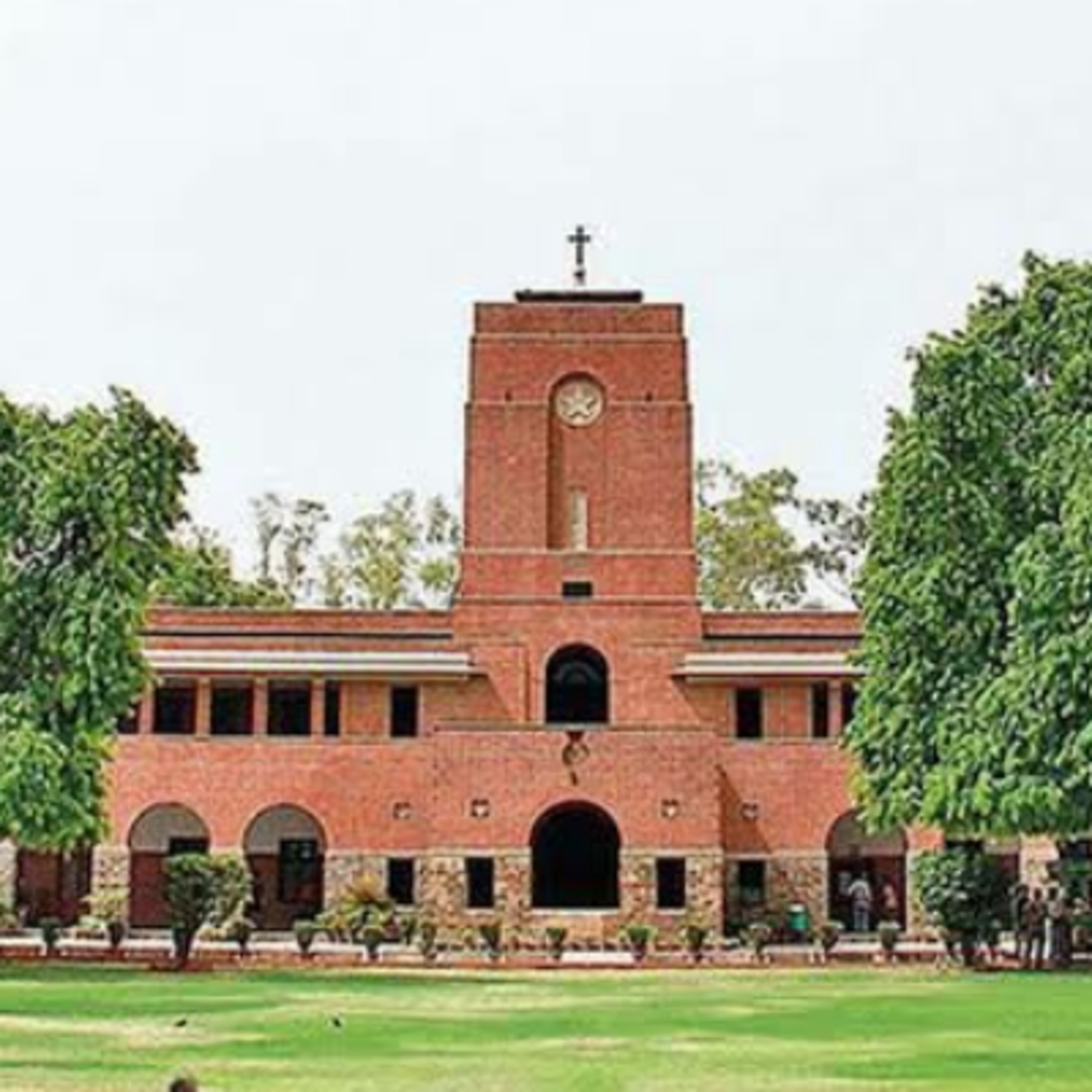 cover of episode Delhi University allows PhD students to enter in Hostel 