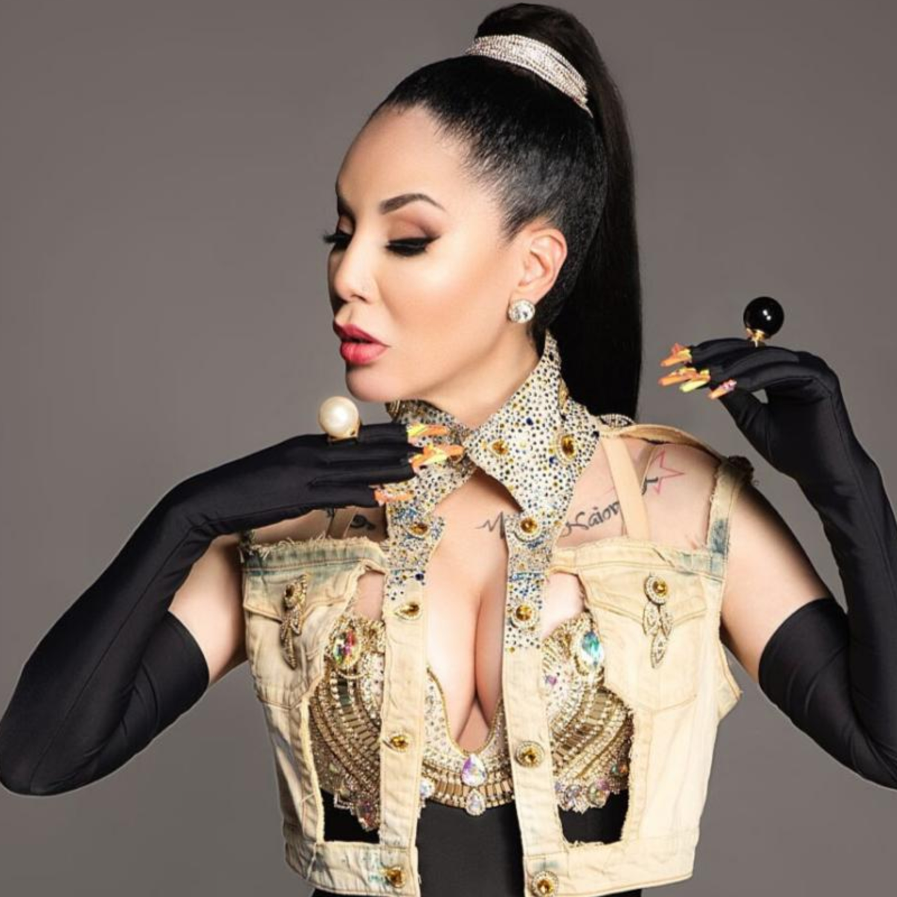Ivy Queen - Contagiémonos de amor episode artwork