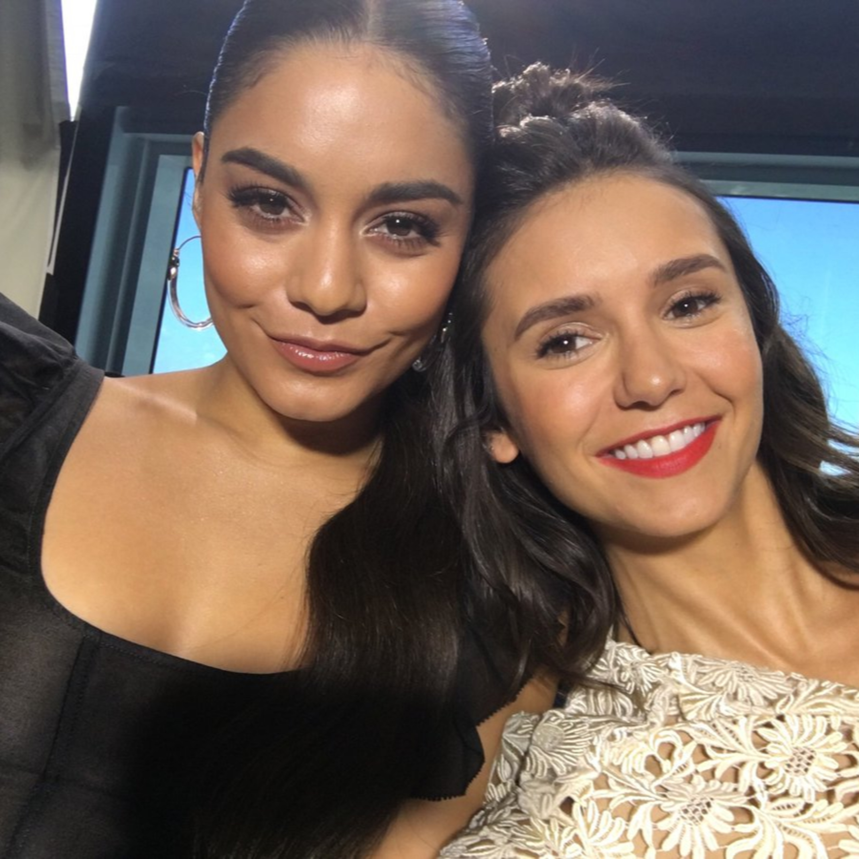 Vanessa Hudgens and Nina Dobrev on how their dogs help them flirt (Dog Days Movie) episode artwork