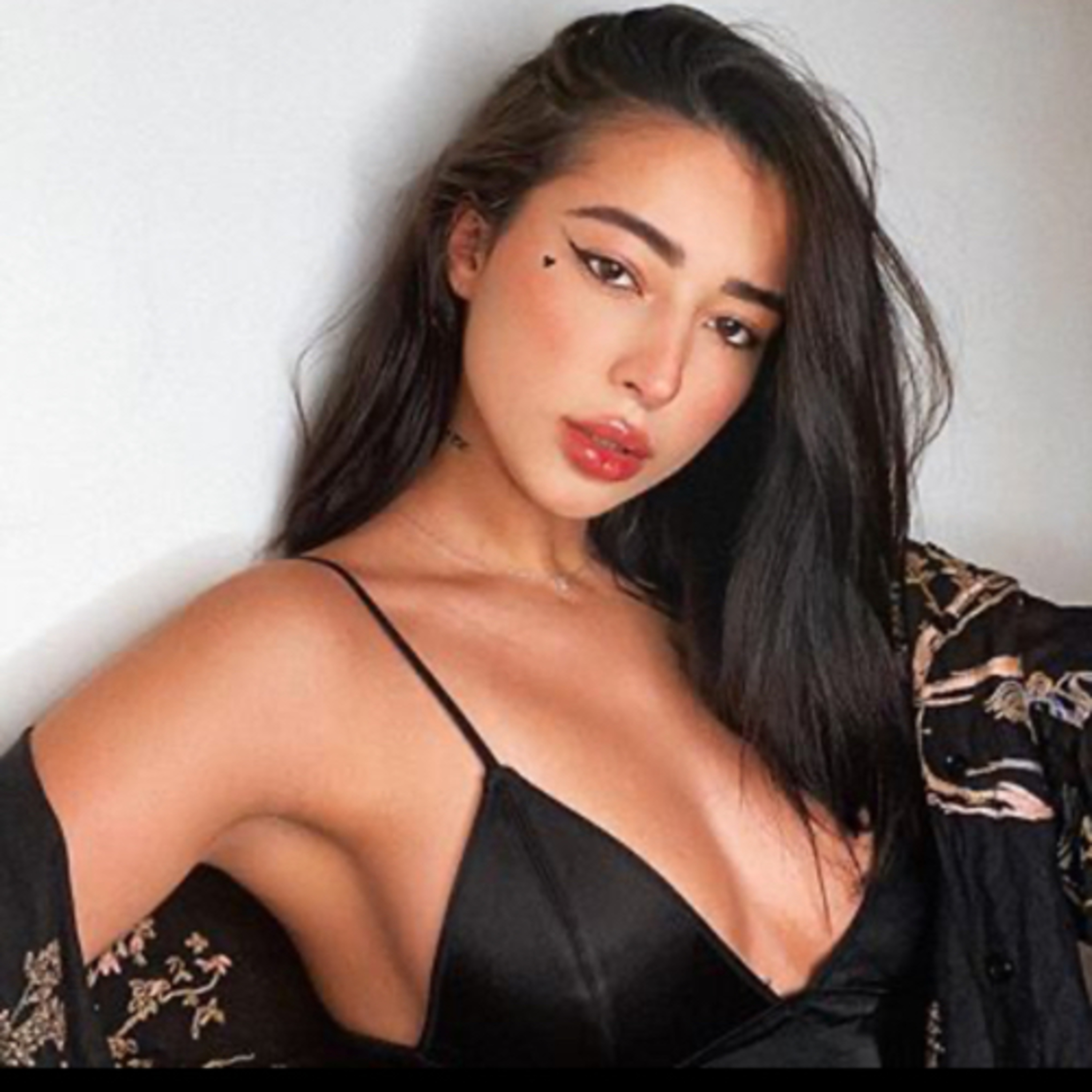 Samantha Sanchez- Nos revela detalles sobre su vida como Youtuber y cantante  episode artwork
