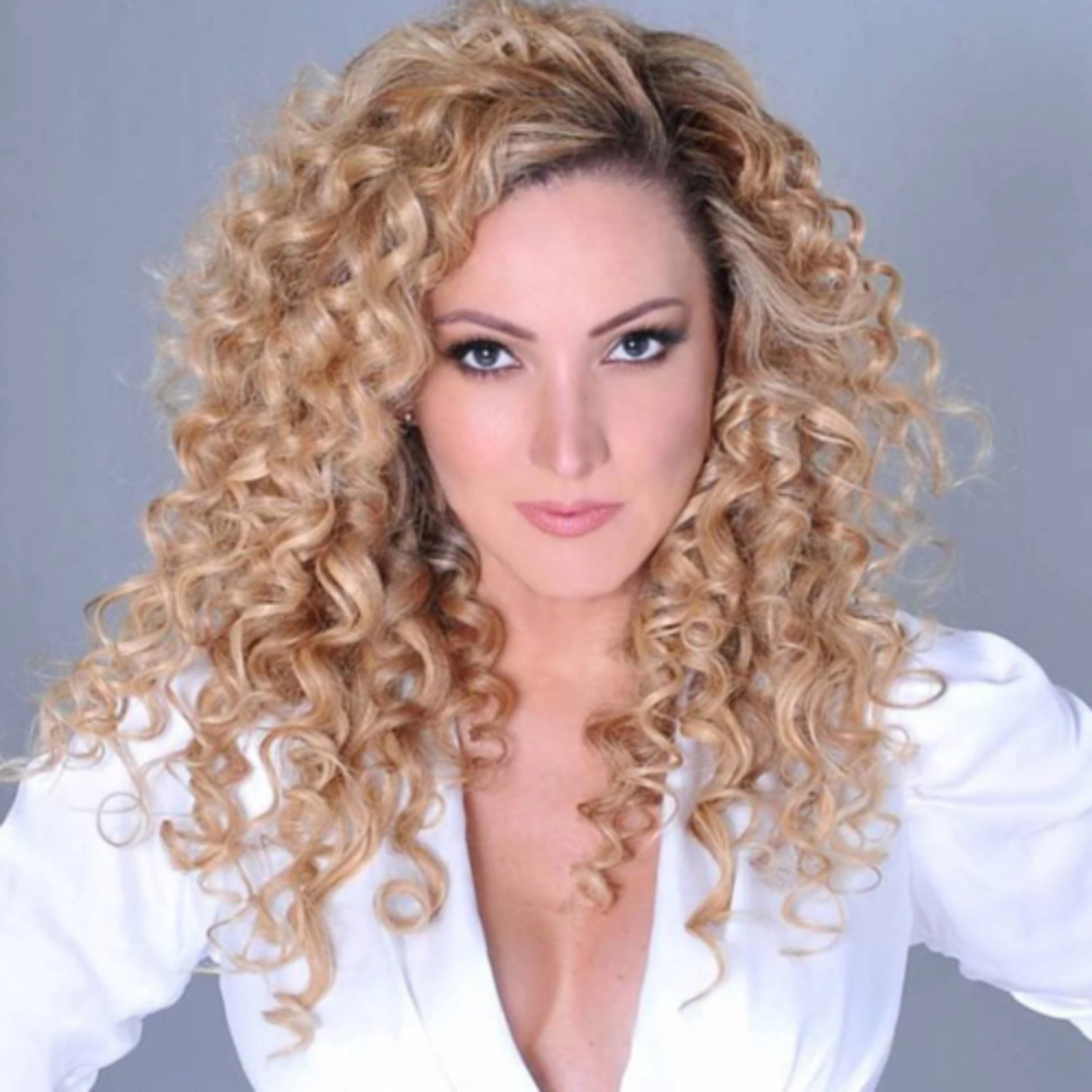 Erika Ender - conoce la historia de una de las mujeres mas poderosas según Forbes episode artwork