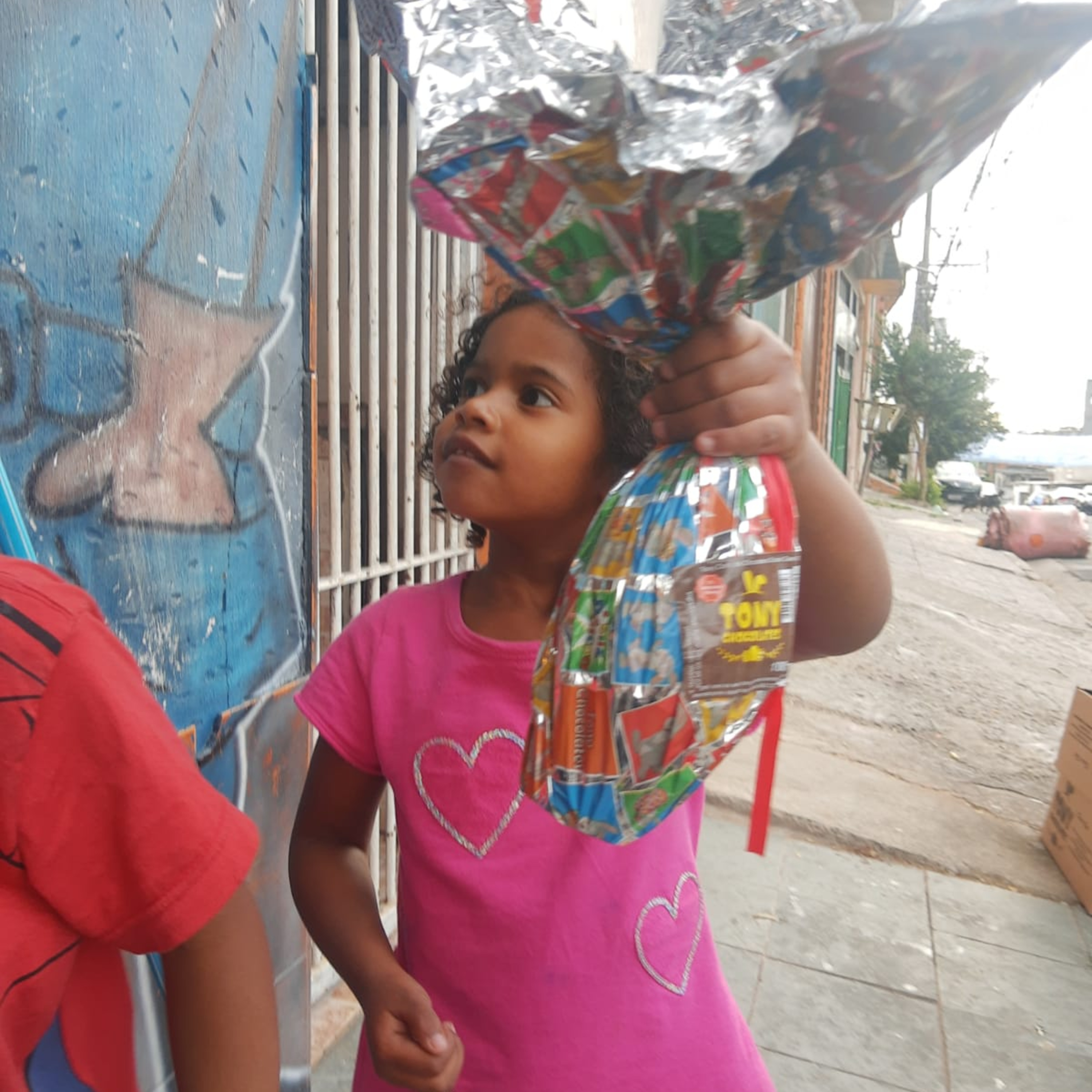 Moradores de Diadema se mobilizam para fazer a Páscoa de crianças carentes um pouco mais feliz episode artwork