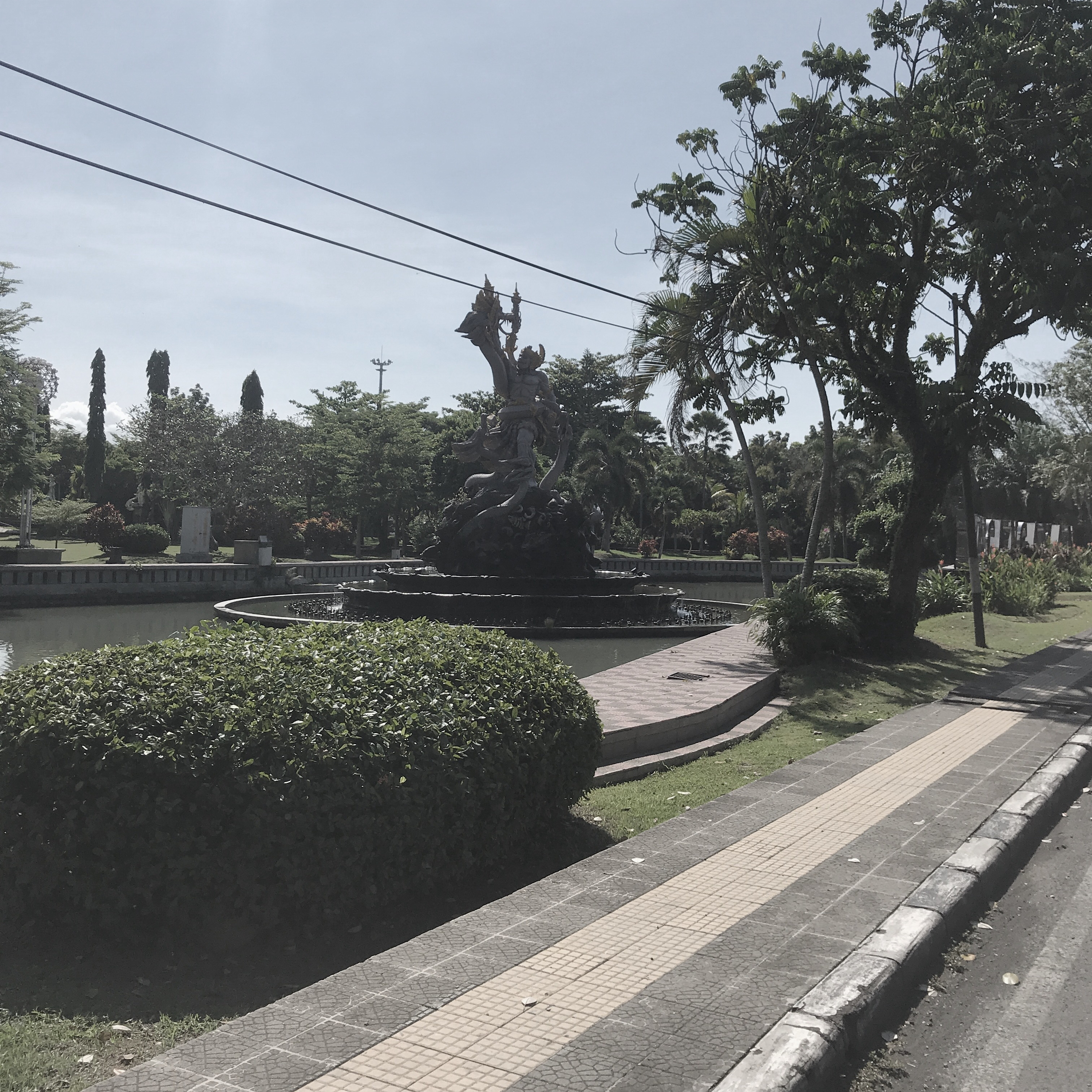 DI RUMAH AJA