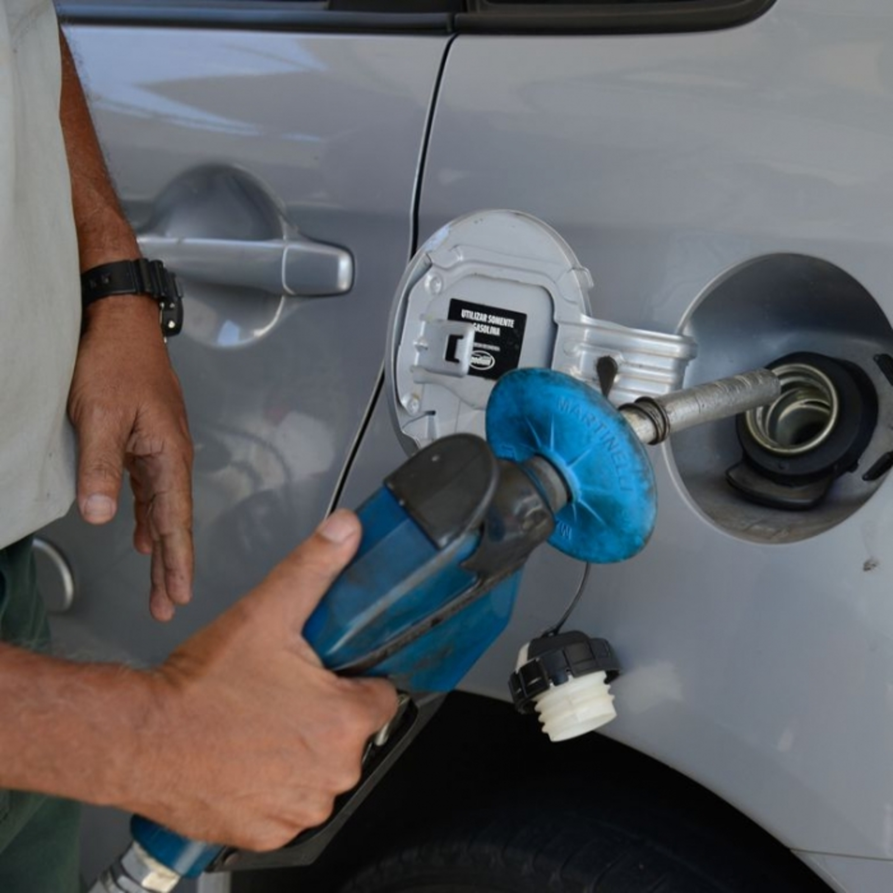 Entenda por que a gasolina e o diesel estão tão caros episode artwork