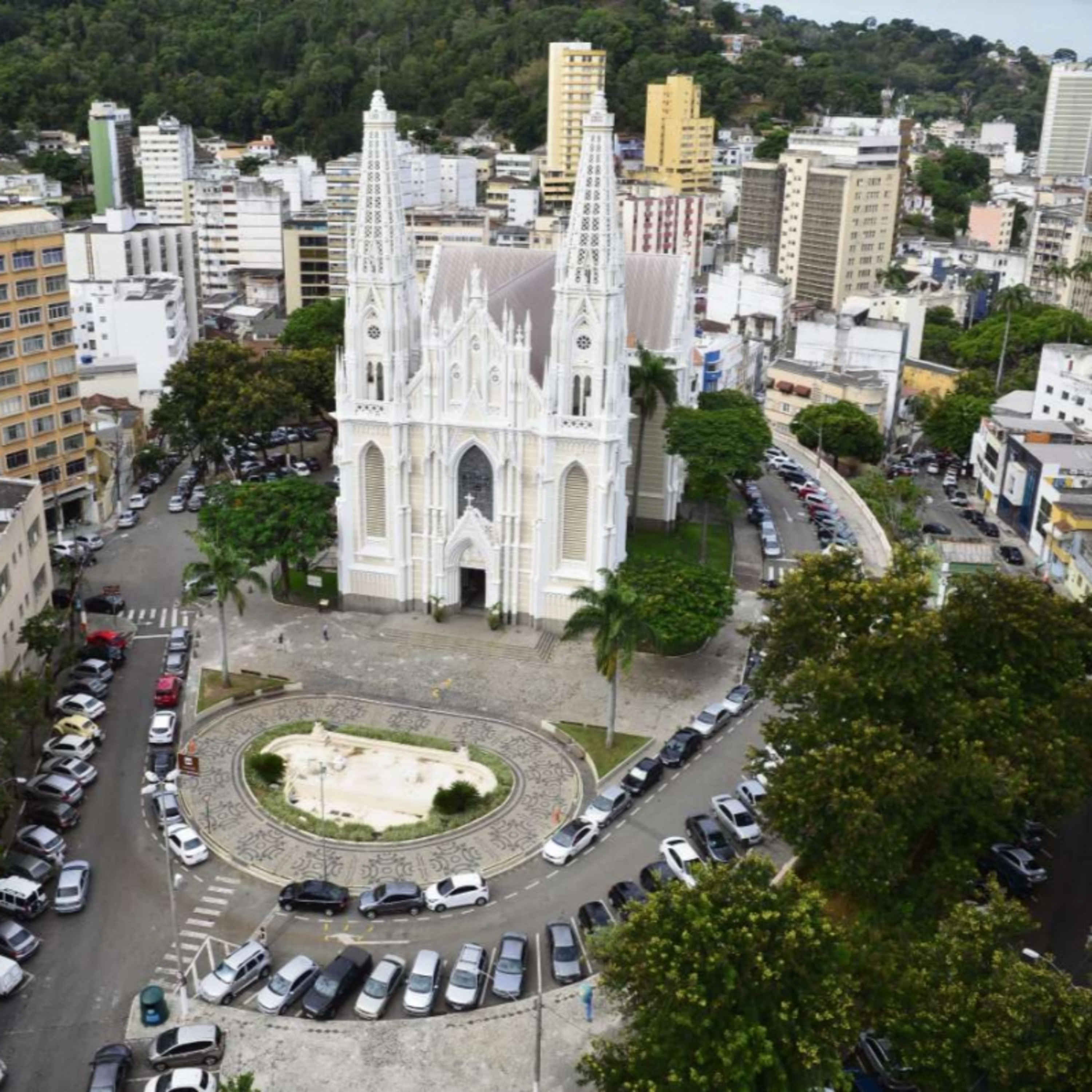 "Precisamos construir pontes, e não erguer muros", diz padre Kelder episode artwork
