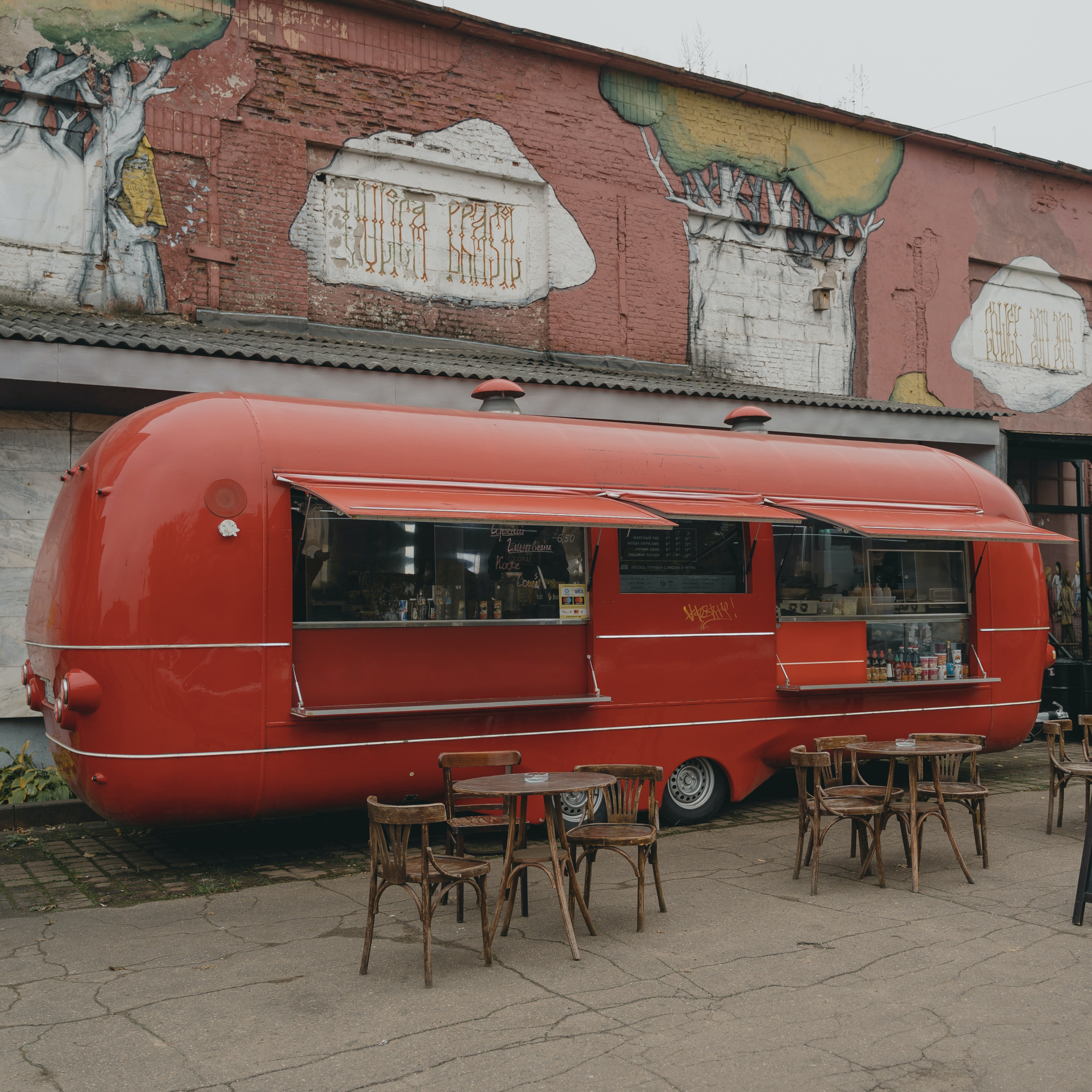 Vitória regulamenta uso de mesas e cadeiras por ambulantes e food trucks em locais públicos episode artwork