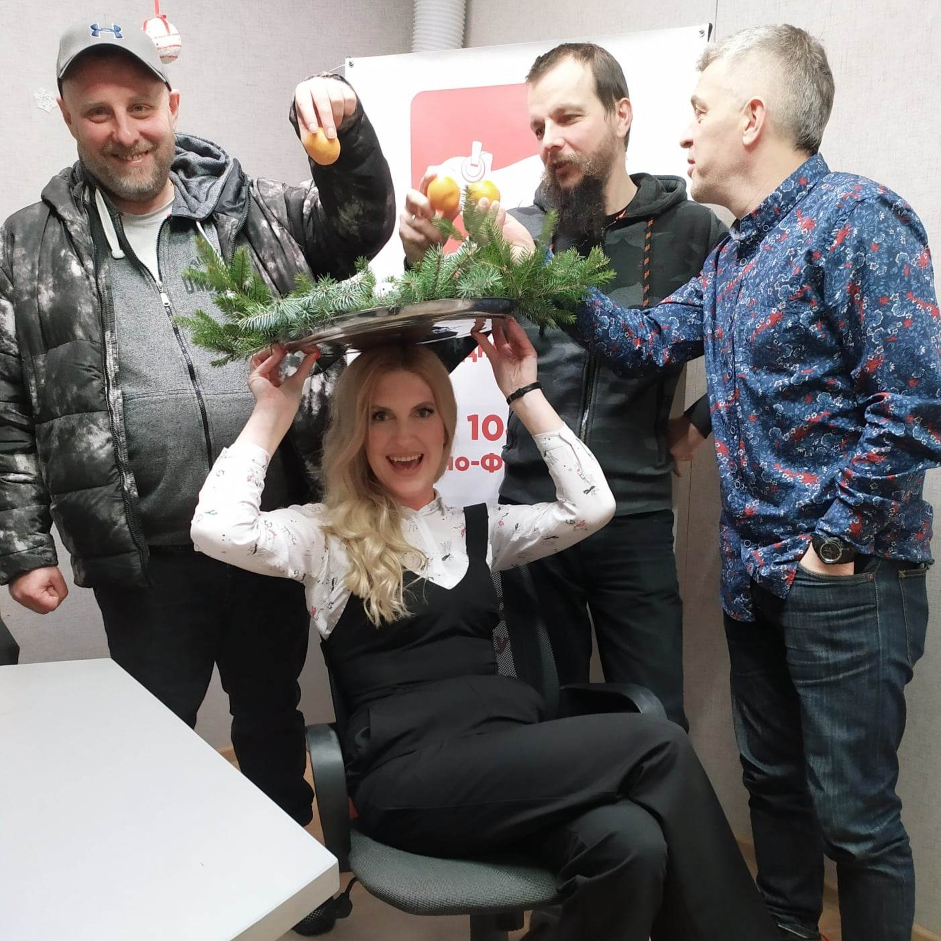у Різдвяний вечір - репетиція Пенсійної коляди  episode artwork