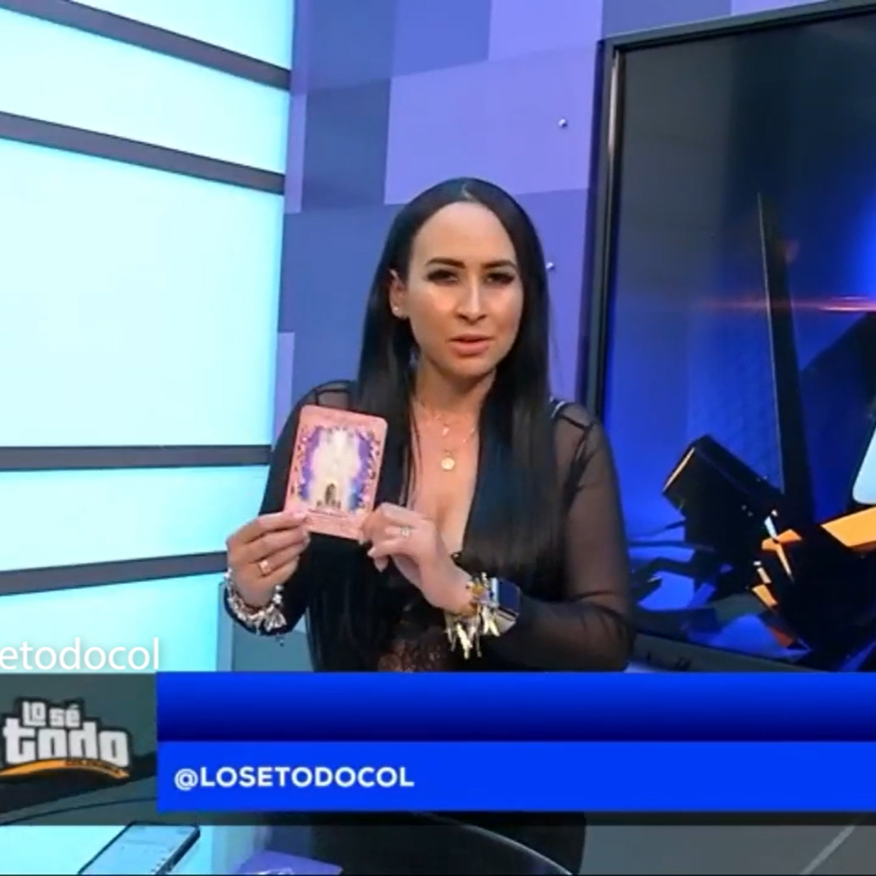#LoSéTodo, @JulianaSuaza2 les cuento cuál es el cristal que les trae mejor energía. 