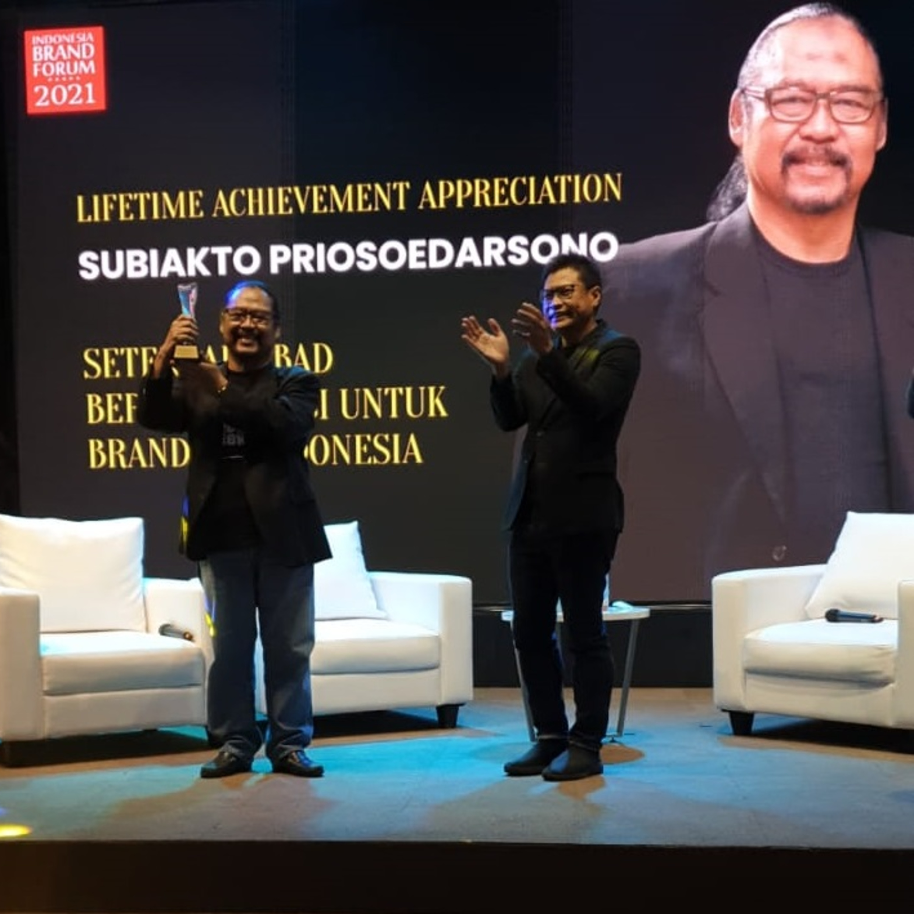 BRAND & BRANDINGBersama Pak Bi