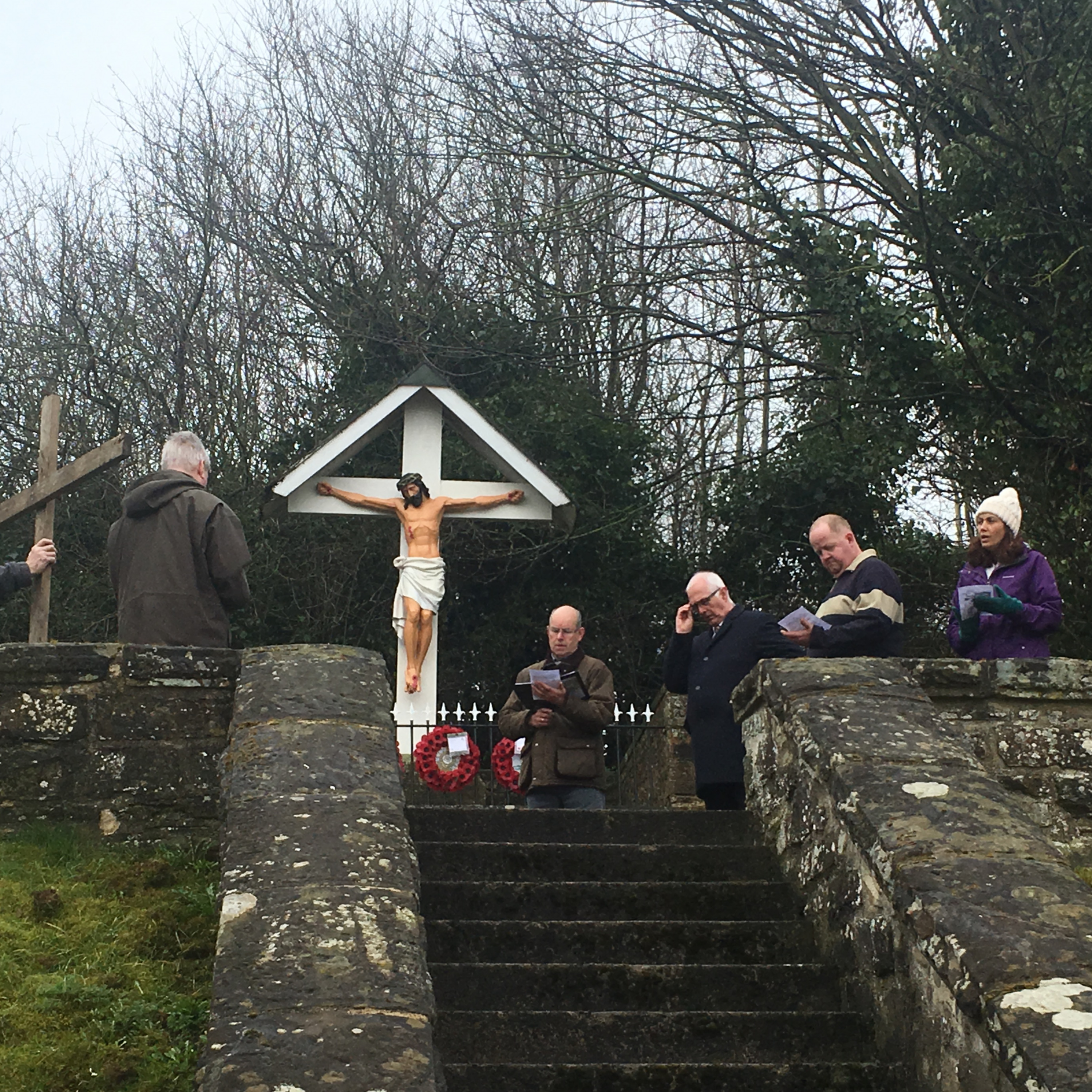 THE WAY OF THE CROSS The Thirteenth Station - Jesus dies on the cross
