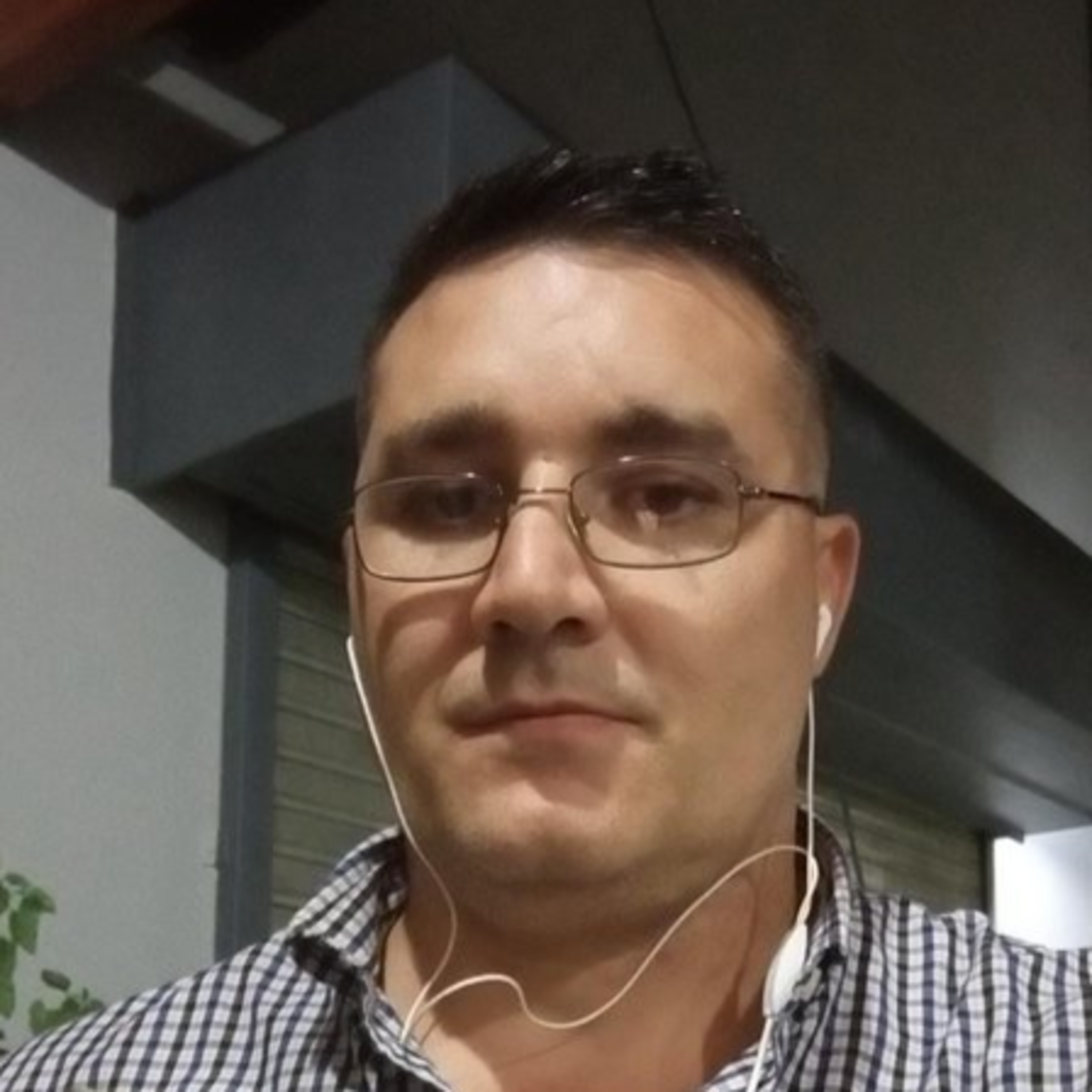 Rubén Sotto Claude: "Impulsamos un proyecto con clubes para atender la problemática de las adicciones". episode artwork