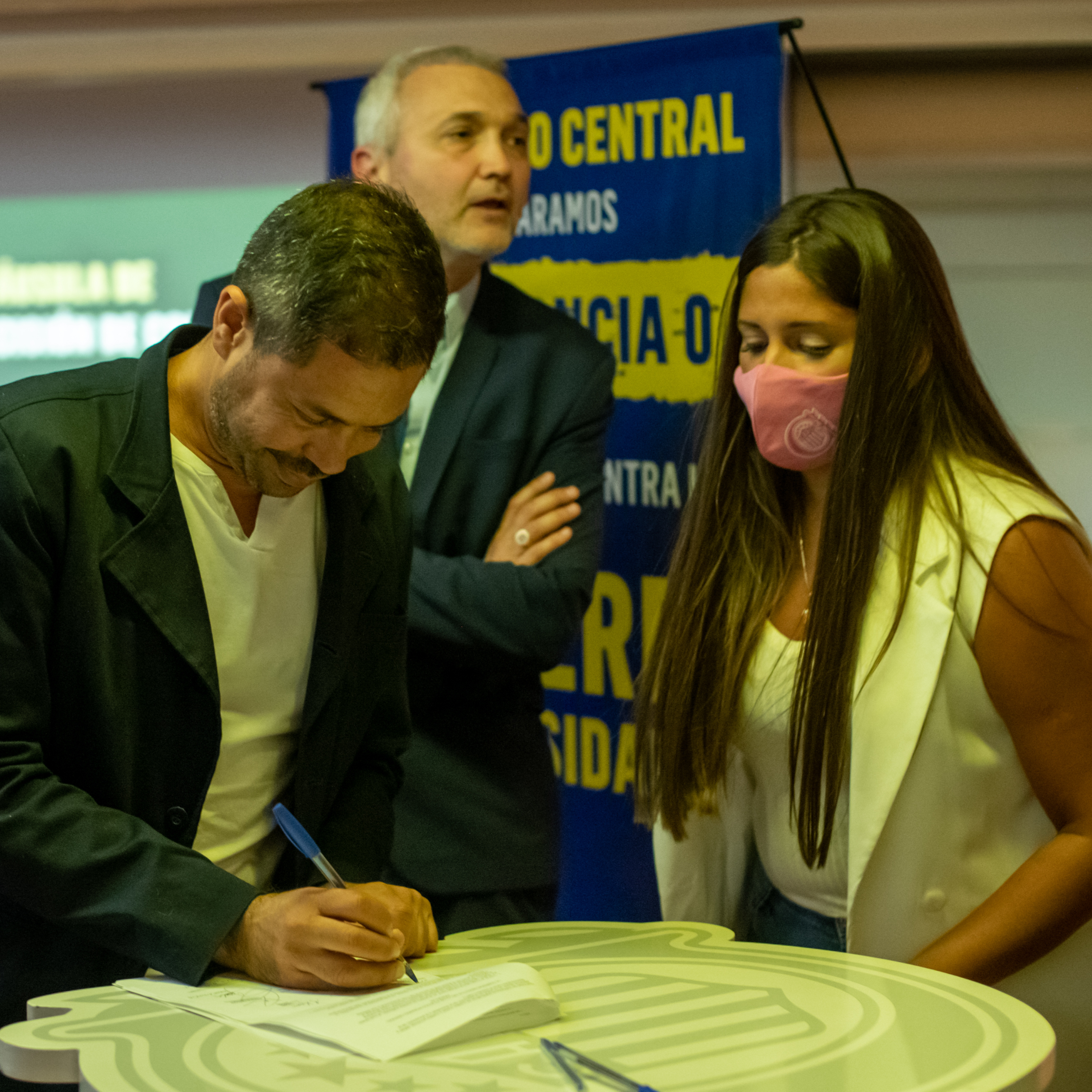 Camila Ferreyra: "Para Rosario Central es fundamental darle el lugar que la gente trans, transgénero y travestis se merecen". episode artwork