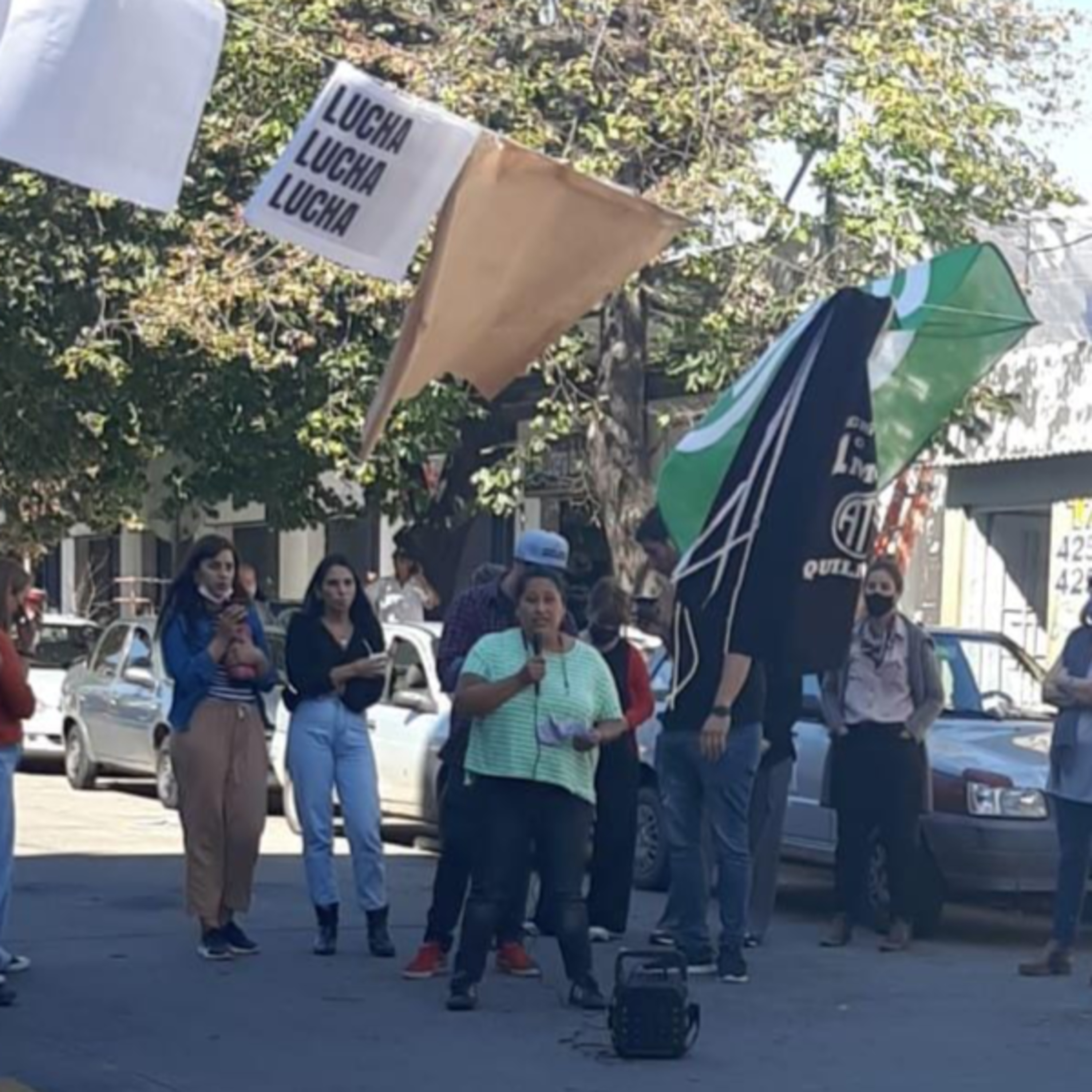 Verónica Terceros: "Los sueldos de los trabajadores de niñez de Quilmes están muy atrasados con respecto a otros municipios del conurbano" episode artwork