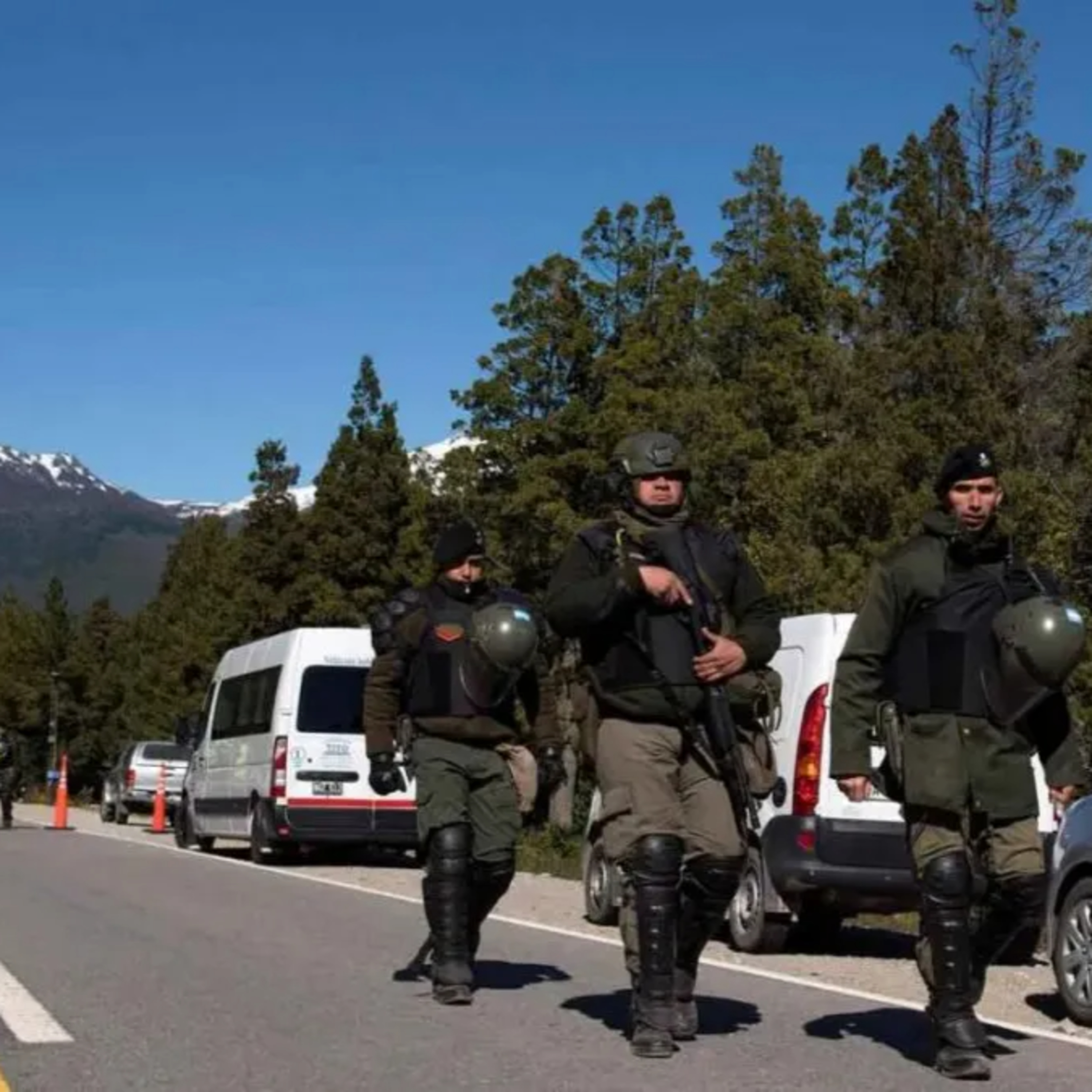 Ezequiel Palavecino: "Los niños estuvieron escondidos diez horas para que la policía no los reprima" episode artwork