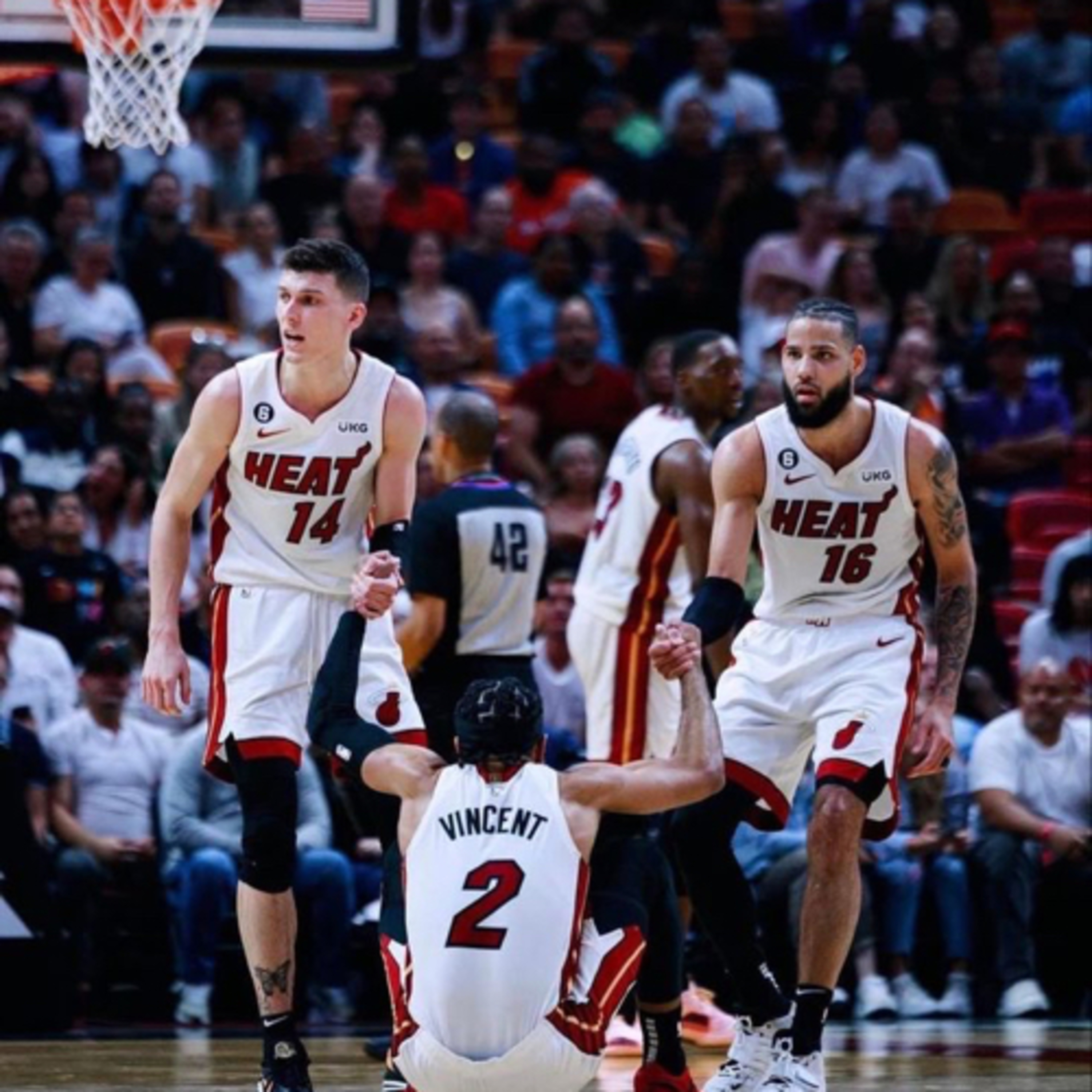 Pace n' Space: S01E6 - Denver - Heat, Ευρωπαϊκά πλέι-οφ, Armani brawl, Ελληνική κρίση στα γήπεδα  episode artwork