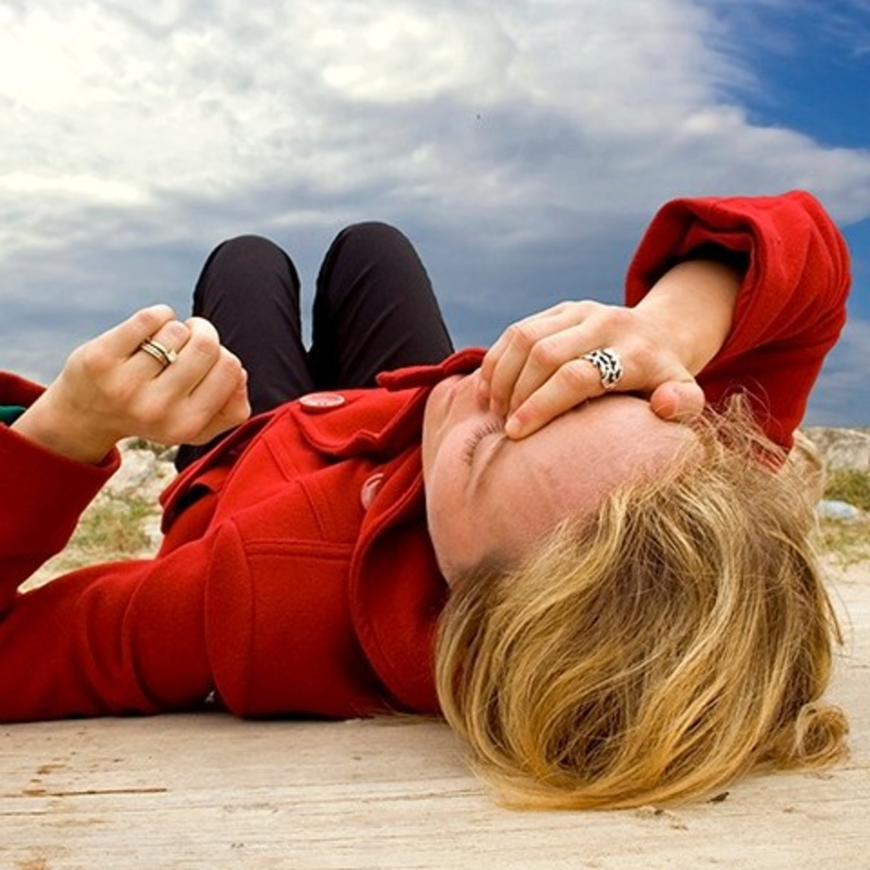 کاور ✳️ چرا با دیدن خون غش میکنیم؟ ✳️
