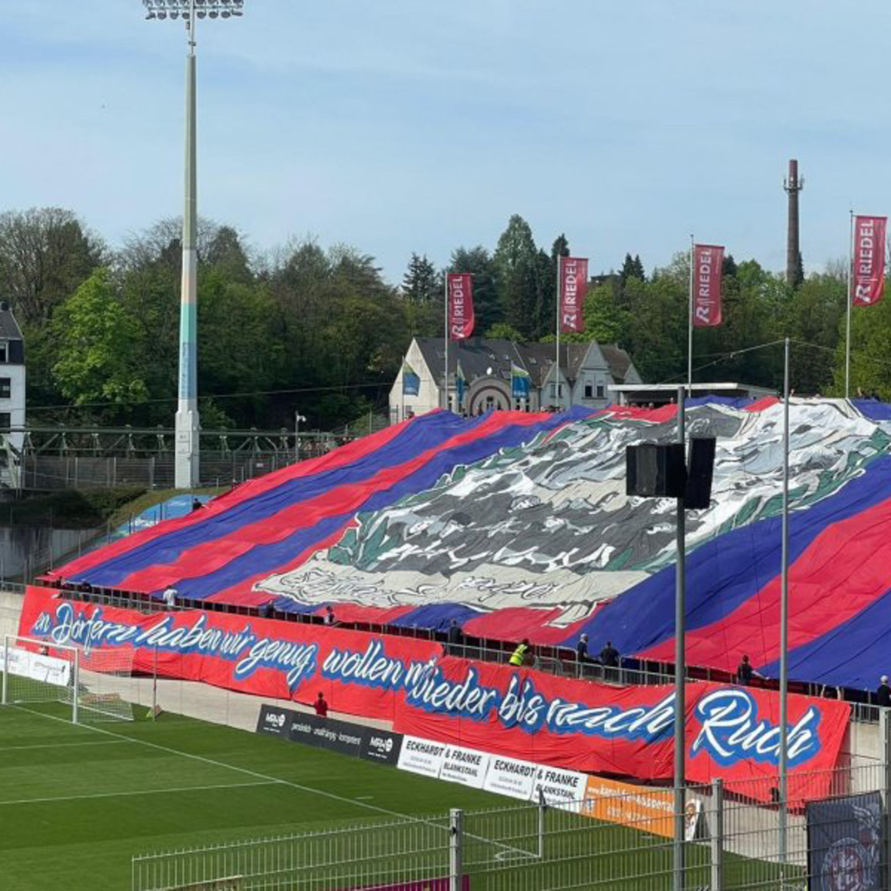 Rot-Blau Radau
