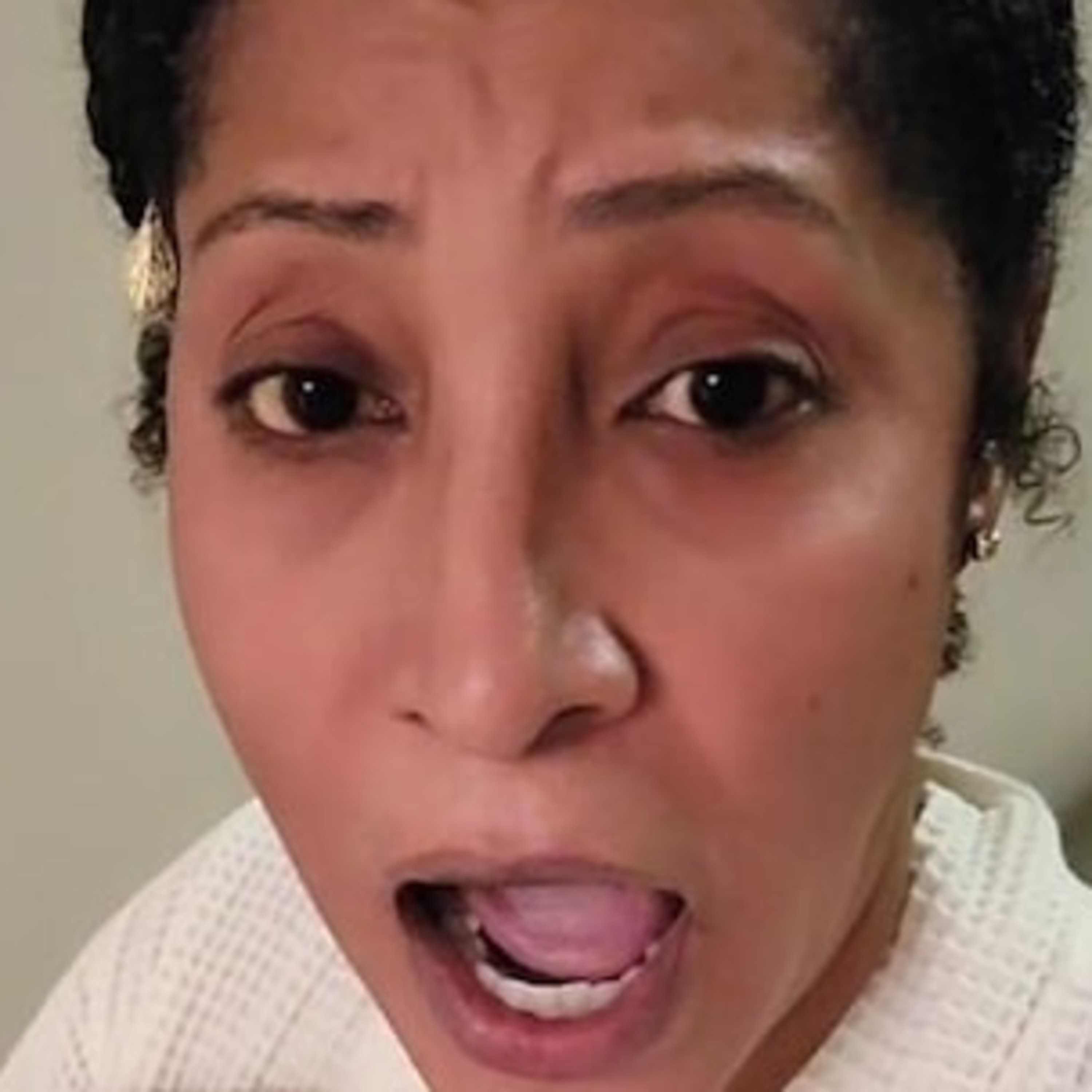 Man Shows Penis To Young Teenage Women In Spa - Angry Woman At Spa Goes Viral‼️(#Transgender) episode artwork