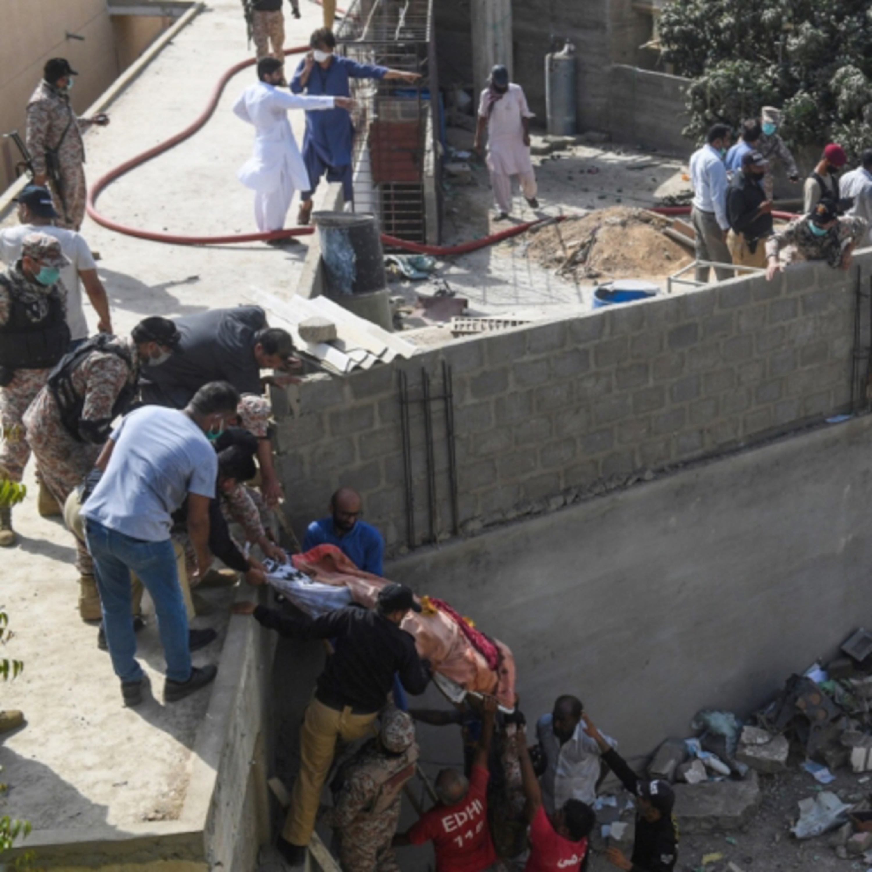 Pakistán Airline Plane Crashes in Karachi right after take out