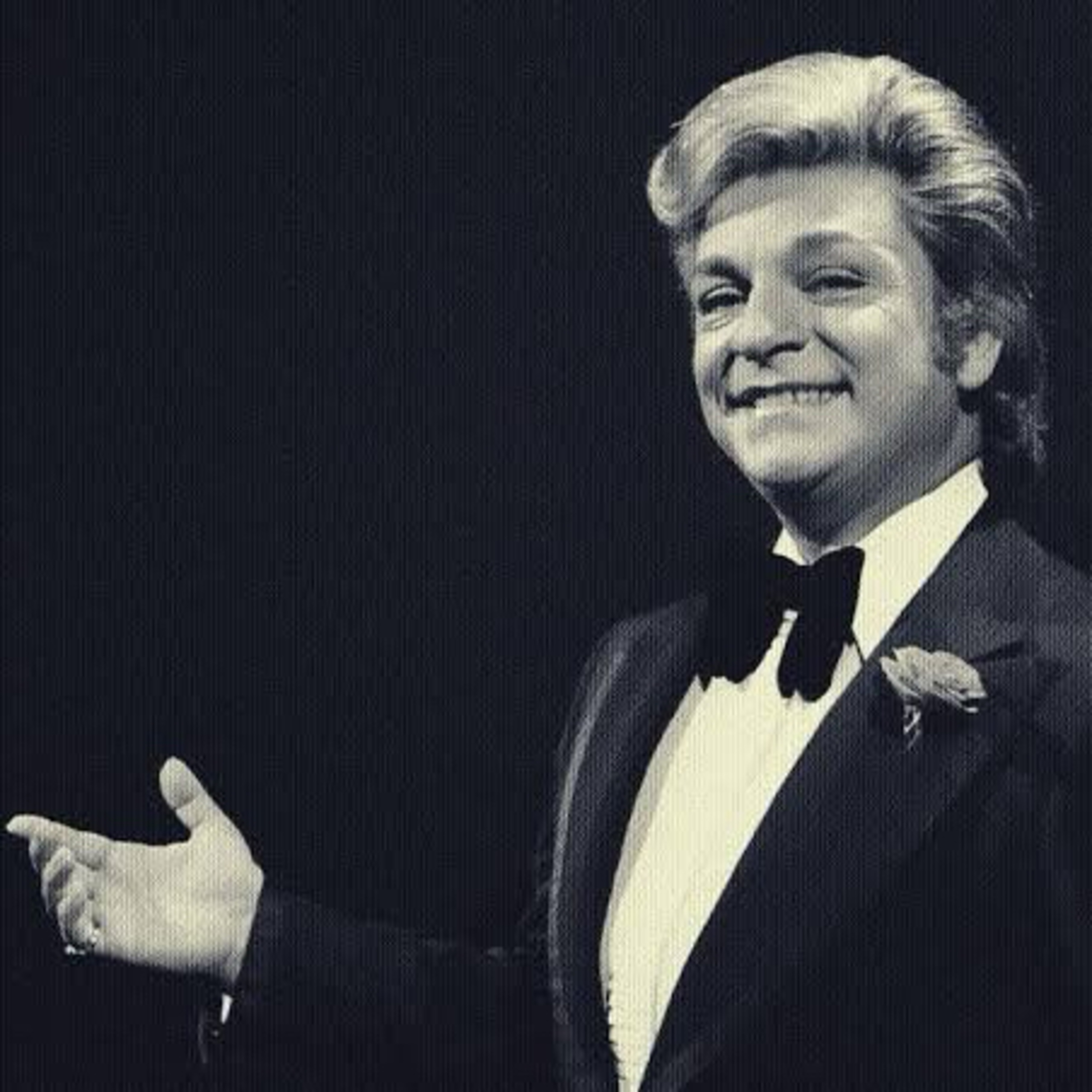 Musikinin Beyefendisi: Zeki Müren Kimdir?