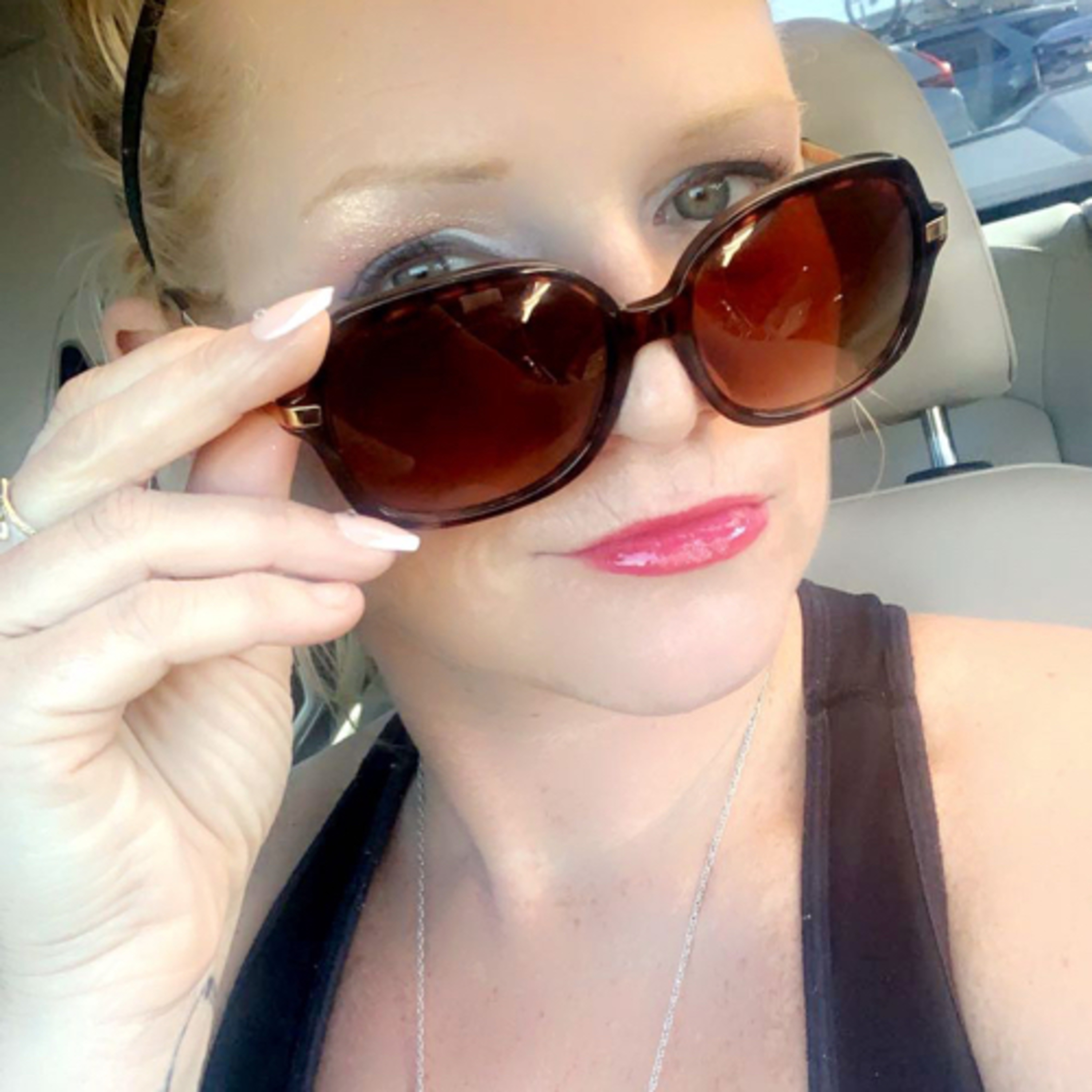 THE VAGINAZ - Raw Sex Talk, Boss Moves, and Zero Shame - Debbie Diaz Runs The Mic