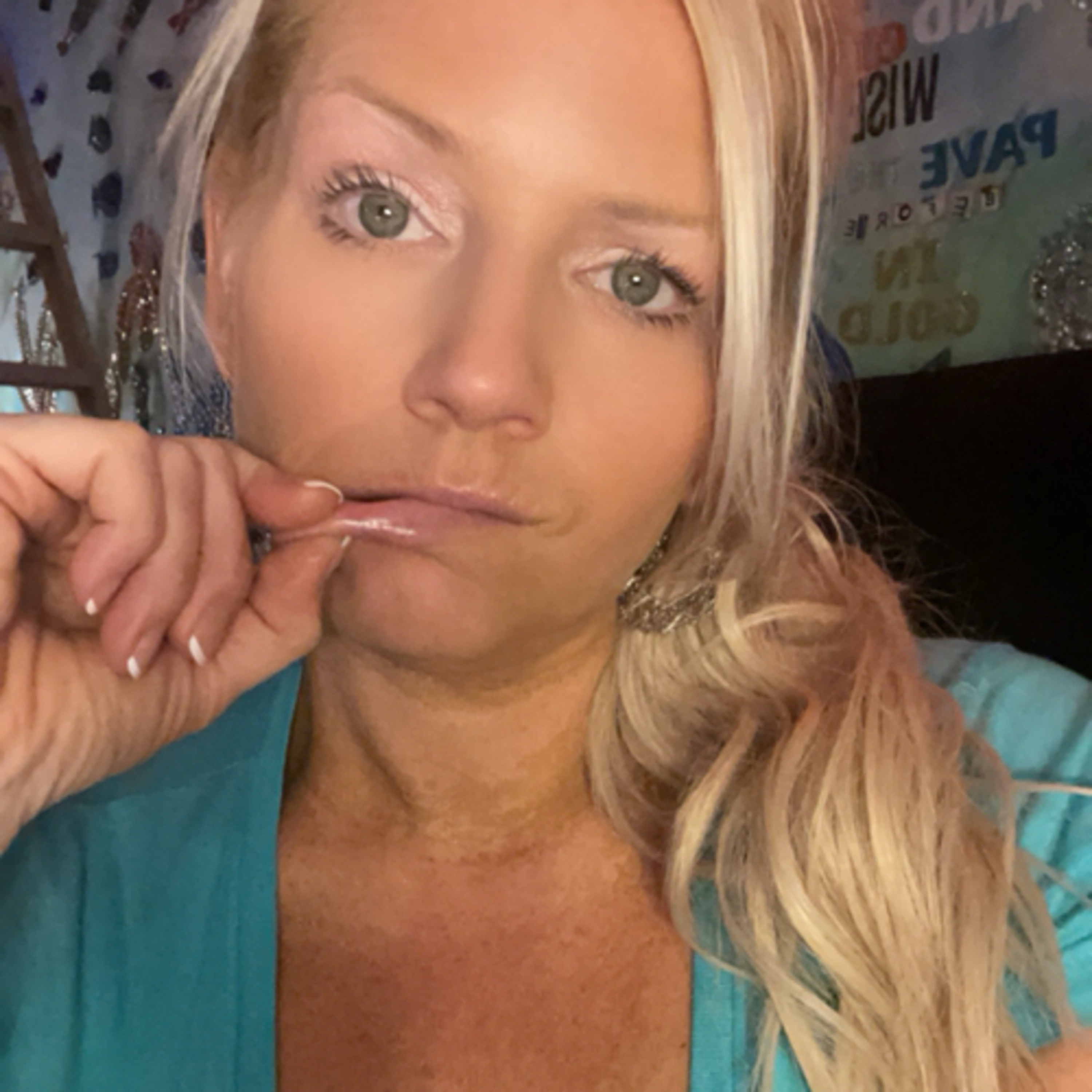 THE VAGINAZ - Raw Sex Talk, Boss Moves, and Zero Shame - Debbie Diaz Runs The Mic
