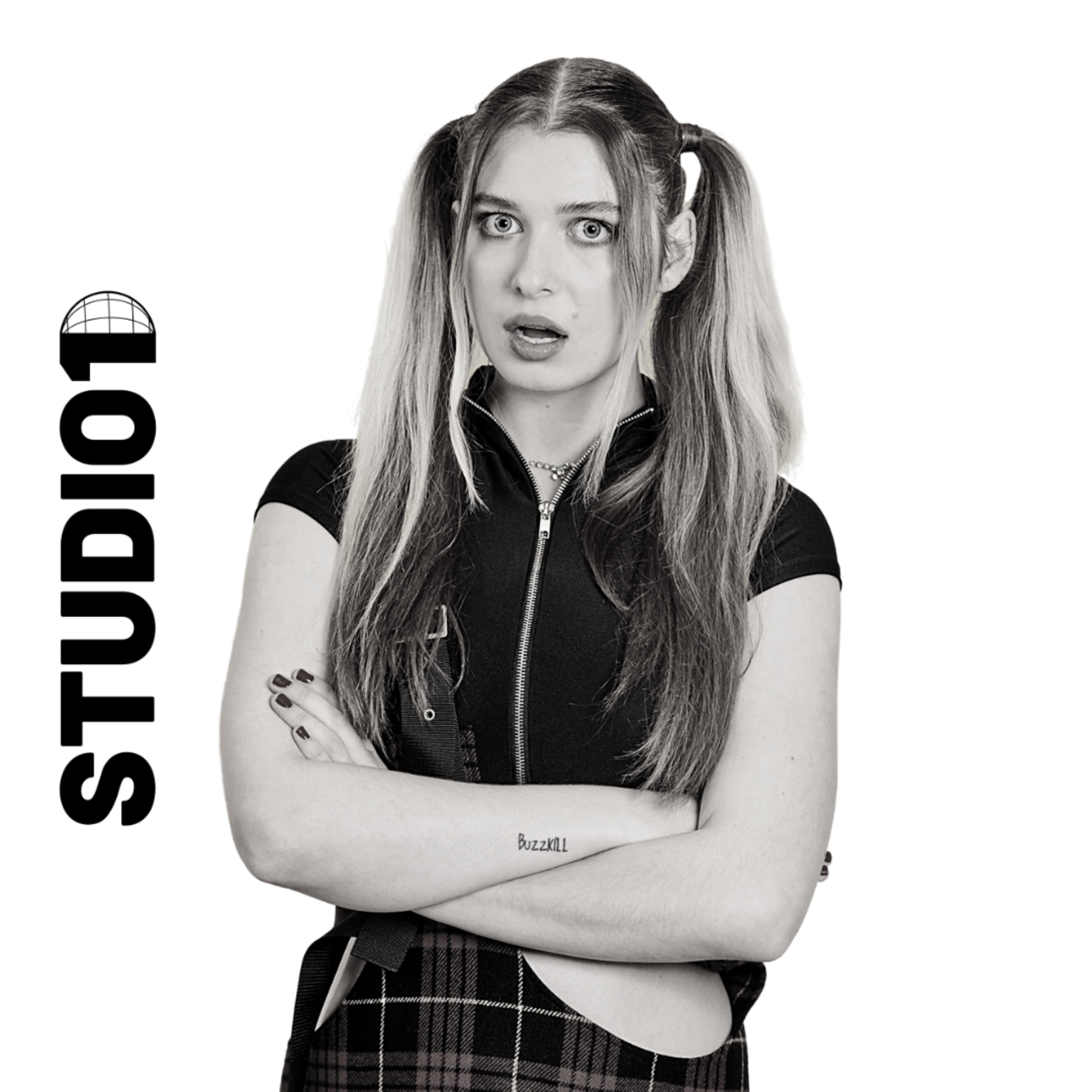 STUDIO 01