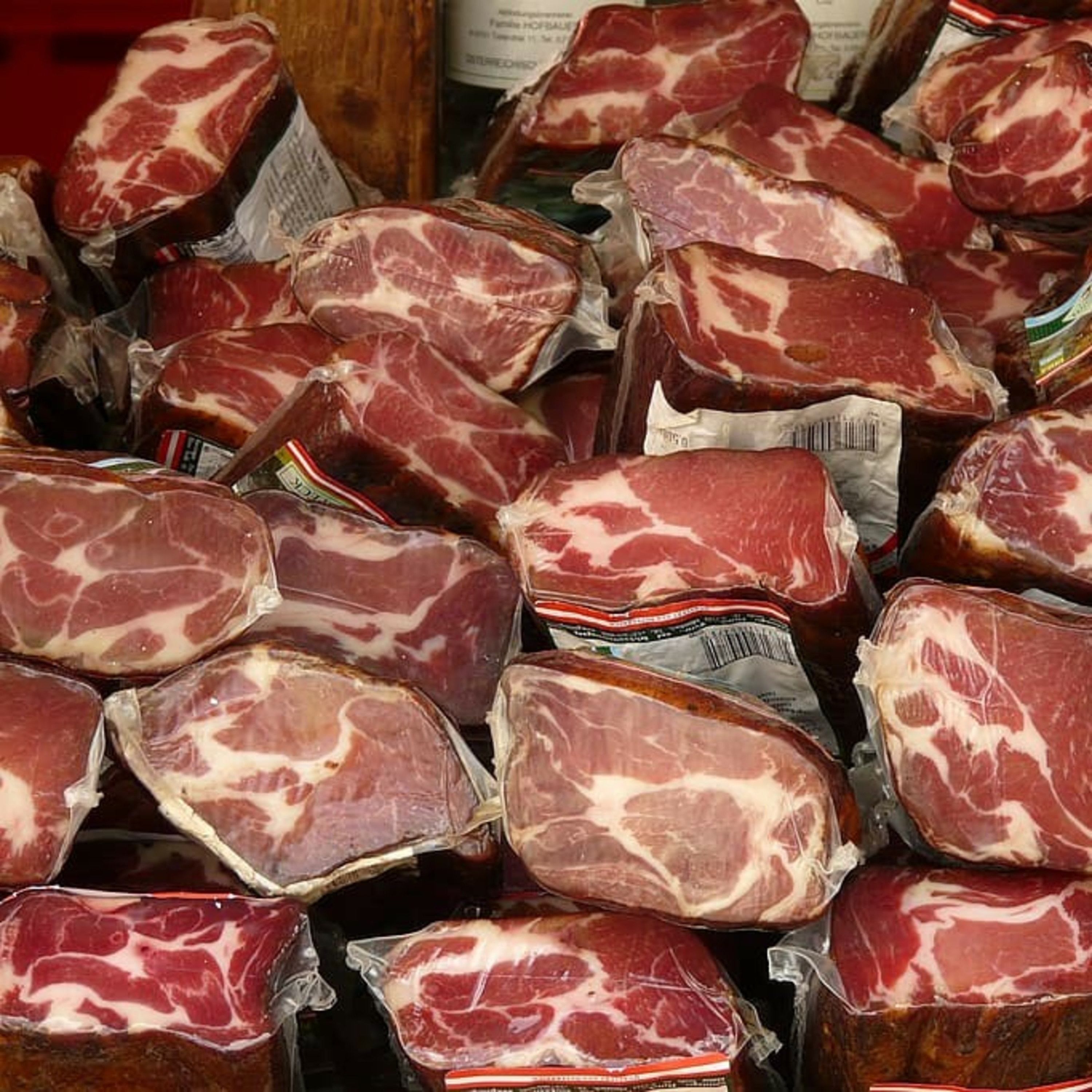 La amenaza de la Peste Porcina Africana en la industria del jamón italiano de Parma episode artwork