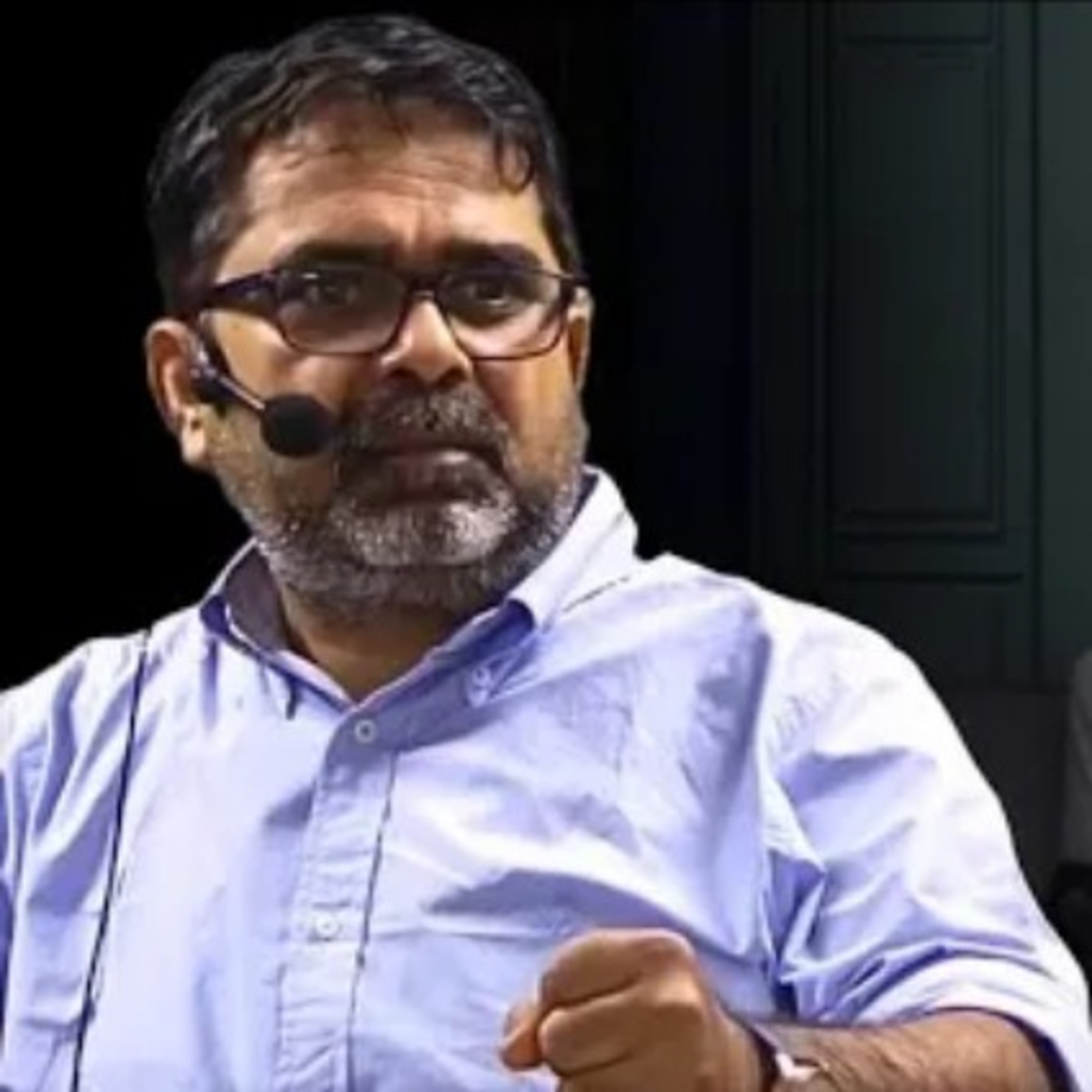 ये दुनियां एक अलग ही नियम पर चलती है || Guidance For Youth's || avadh ojha sir

 episode artwork