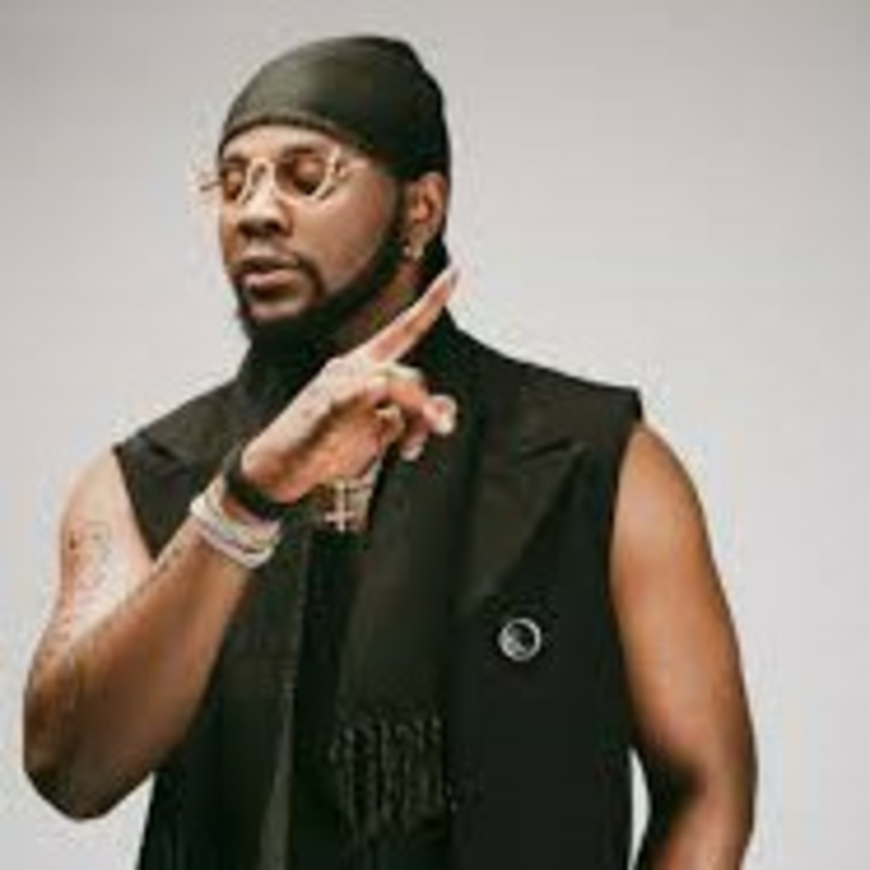 Fans react as Kizz Daniel reveals his body count. episode artwork