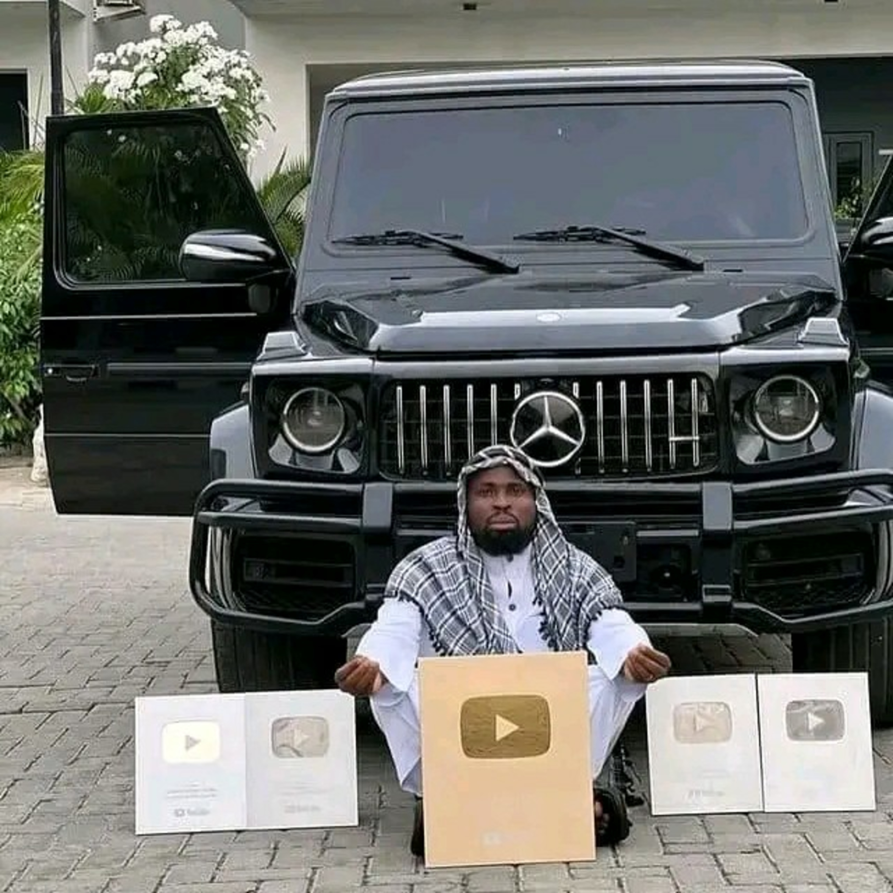 Skitmaker Sirbalo acquires a Mercedes-Benz G-Wagon to celebrate his new YouTube milestones. episode artwork