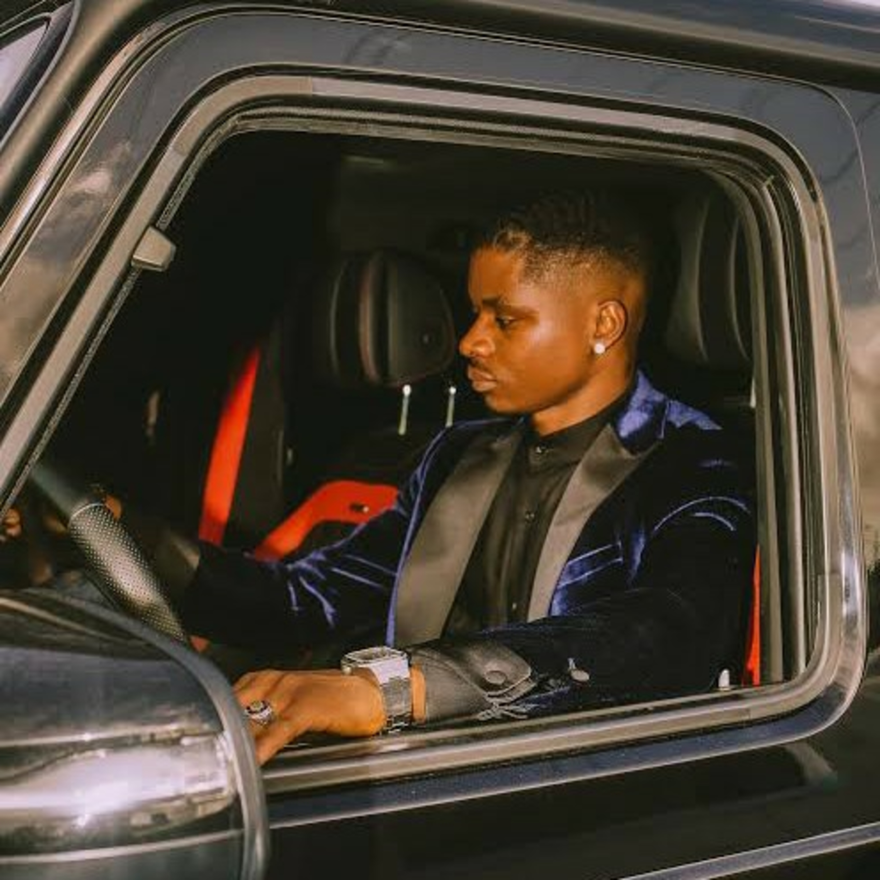 Celebrity luxury influencer Ola of Lagos breaks his silence on rumours of him impregnating a lady episode artwork