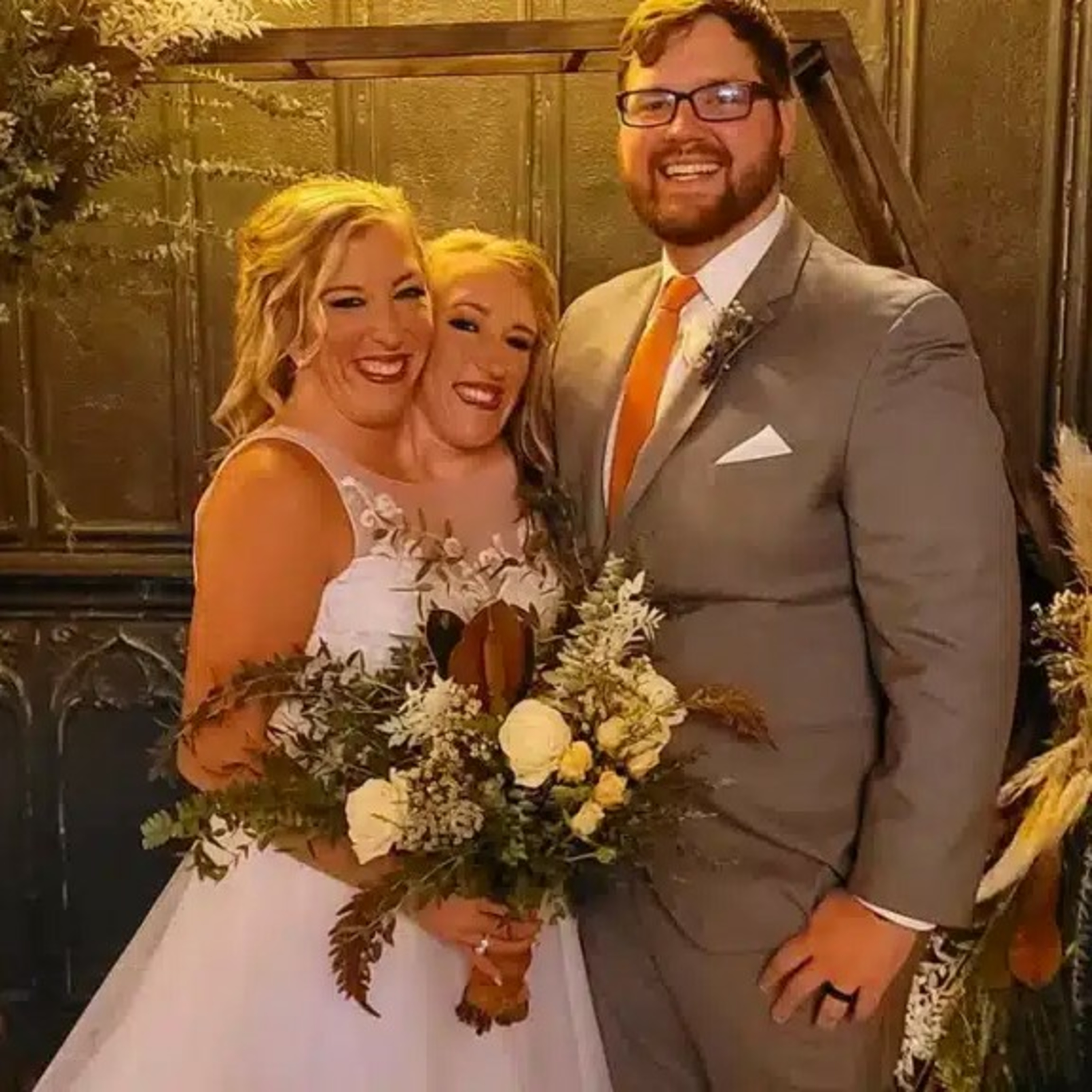 One-half of the conjoined twins, Abby Hensel, gets married to fiance episode artwork