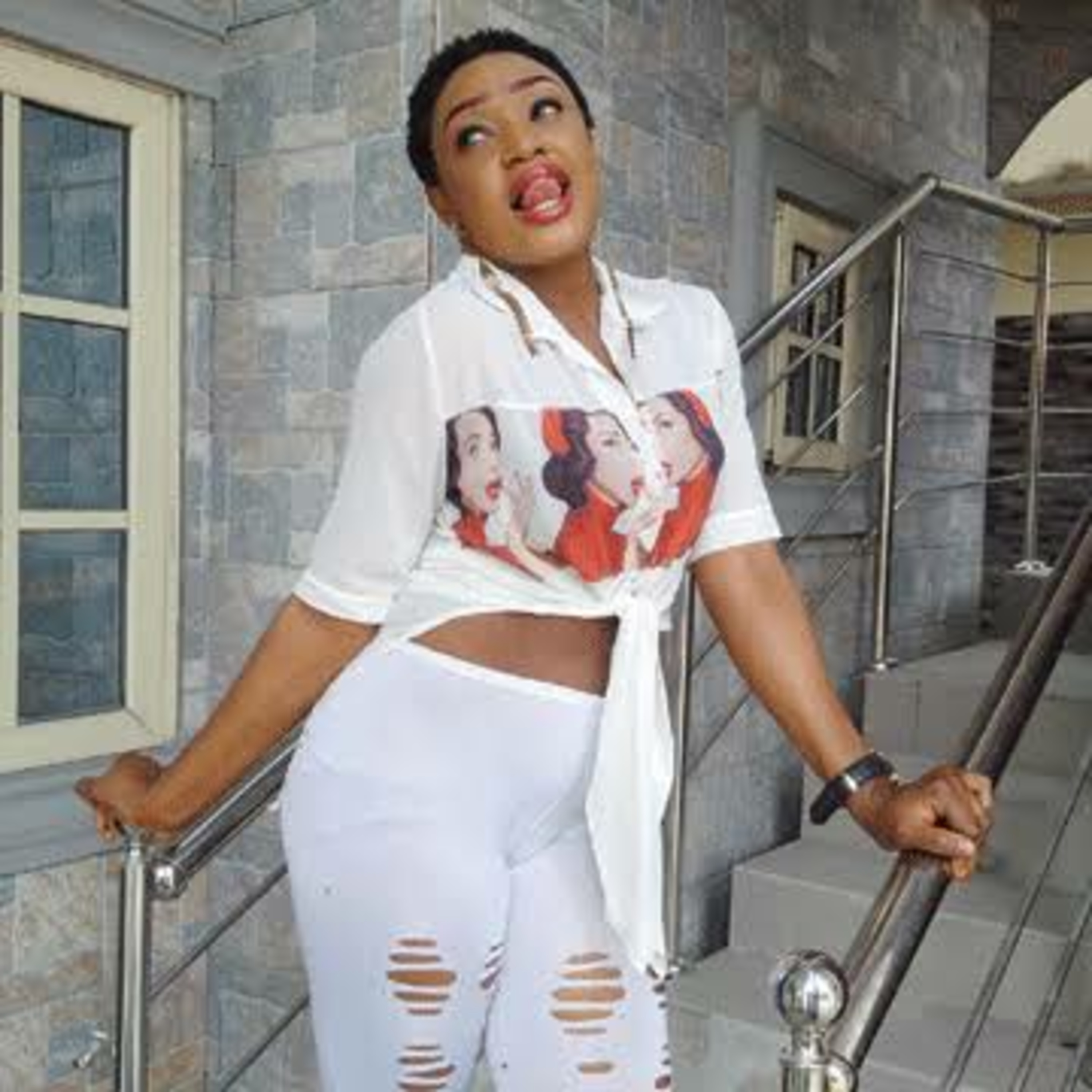 Lizzy Gold reveals she has never experienced heartbreak episode artwork