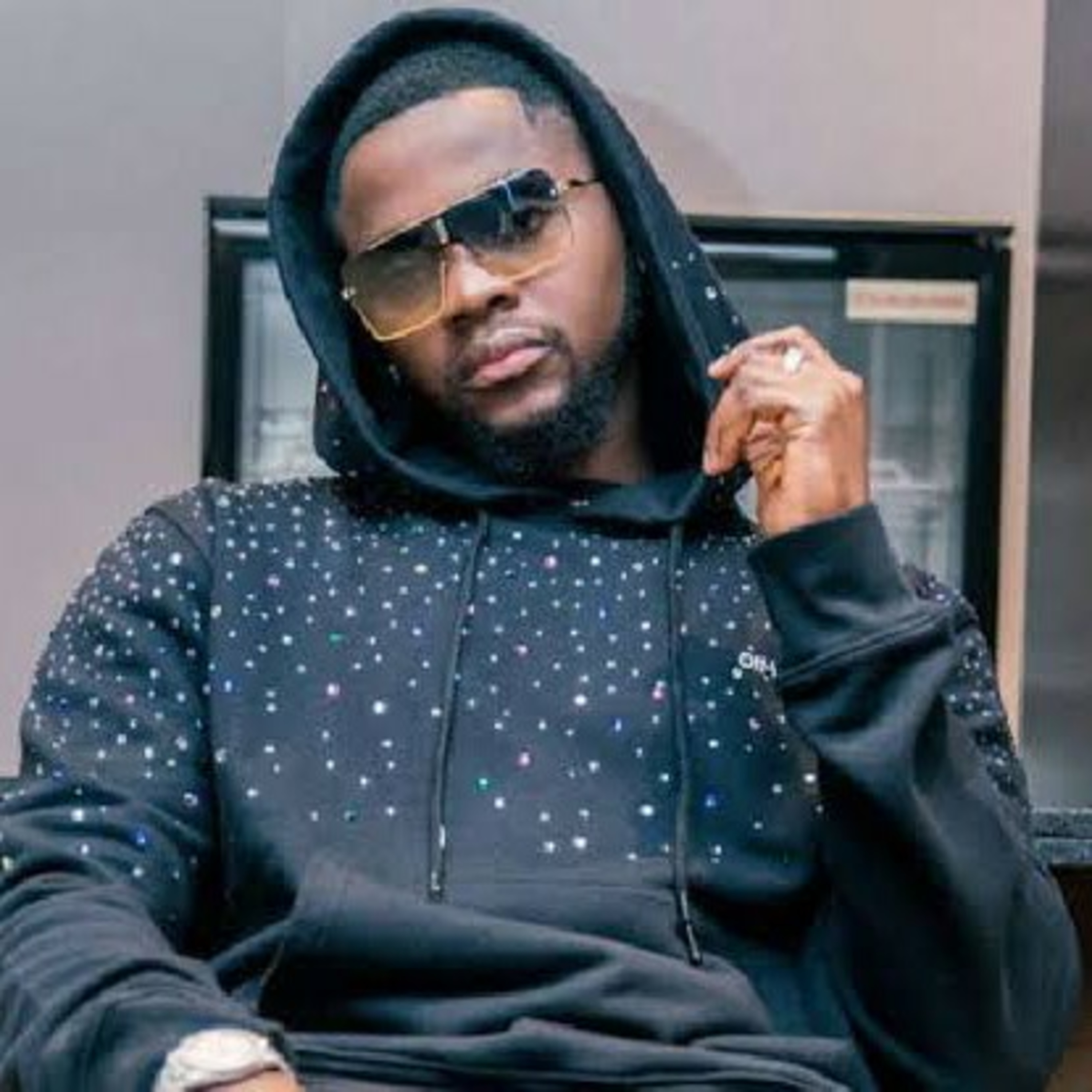 Kizz Daniel tackles a troll who urged him to tread carefully amid his colleague. episode artwork