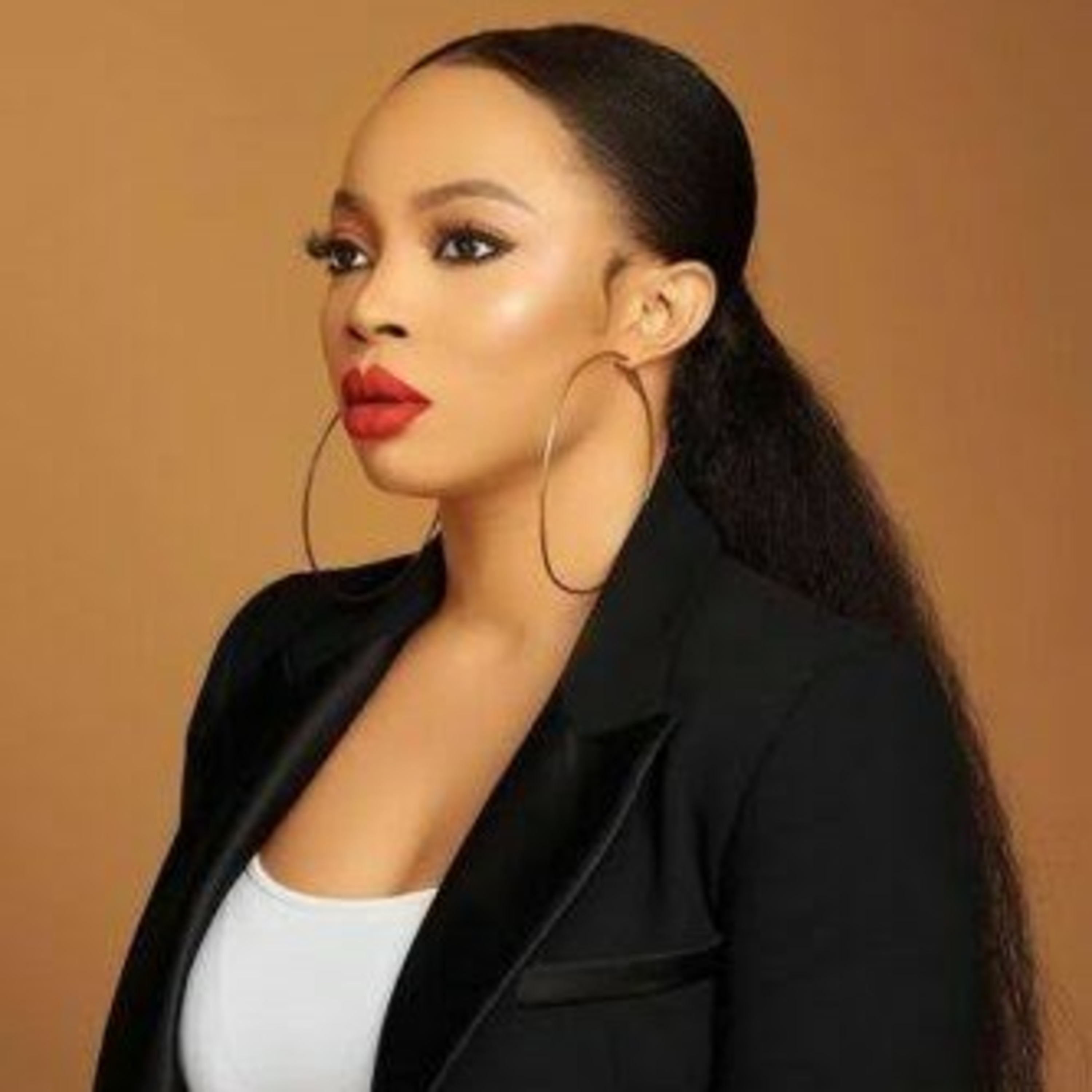 Toke Makinwa discloses her struggles with bleaching her skin episode artwork