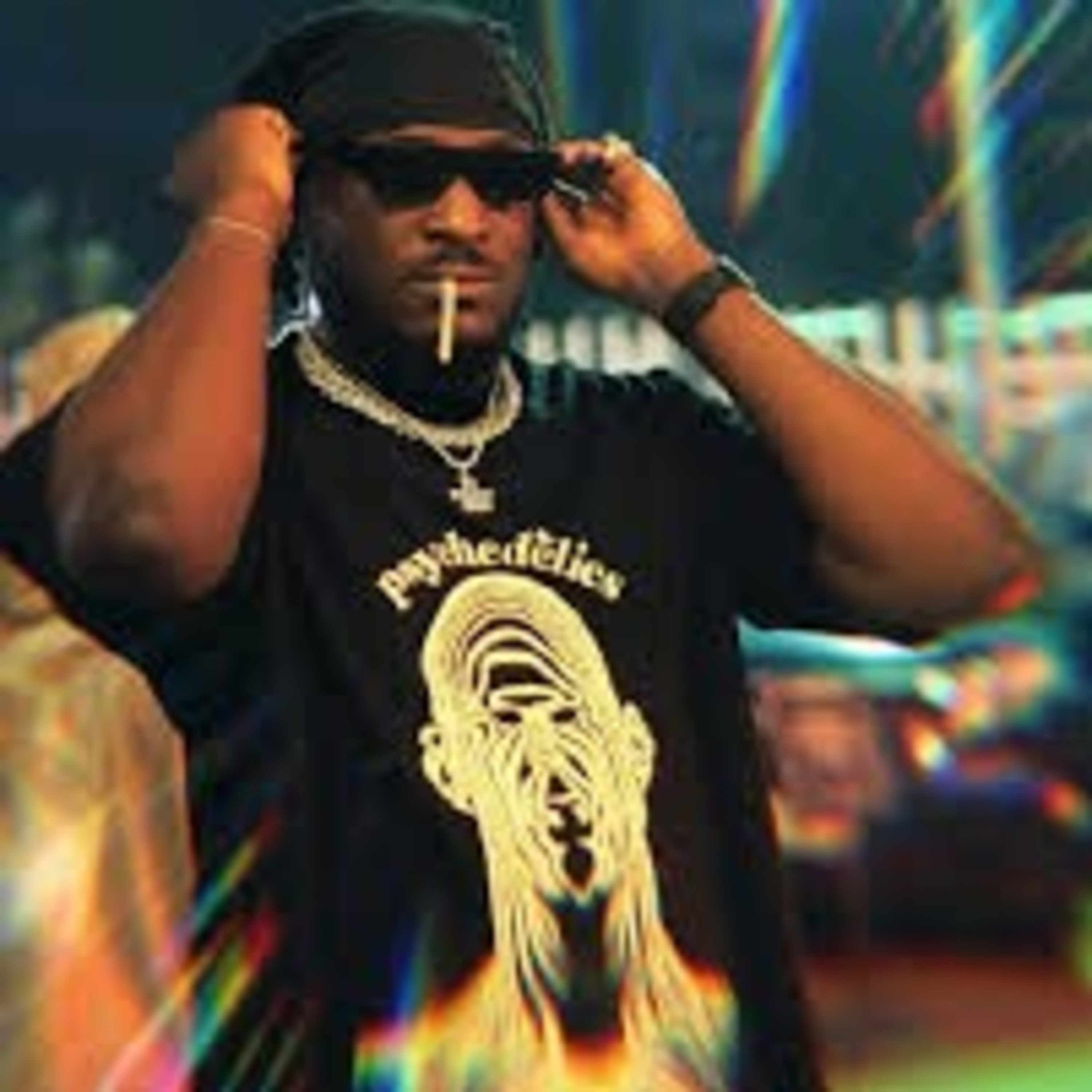 Singer Peruzzi dares colleague Wizkid to call him "pant washer" in person. episode artwork