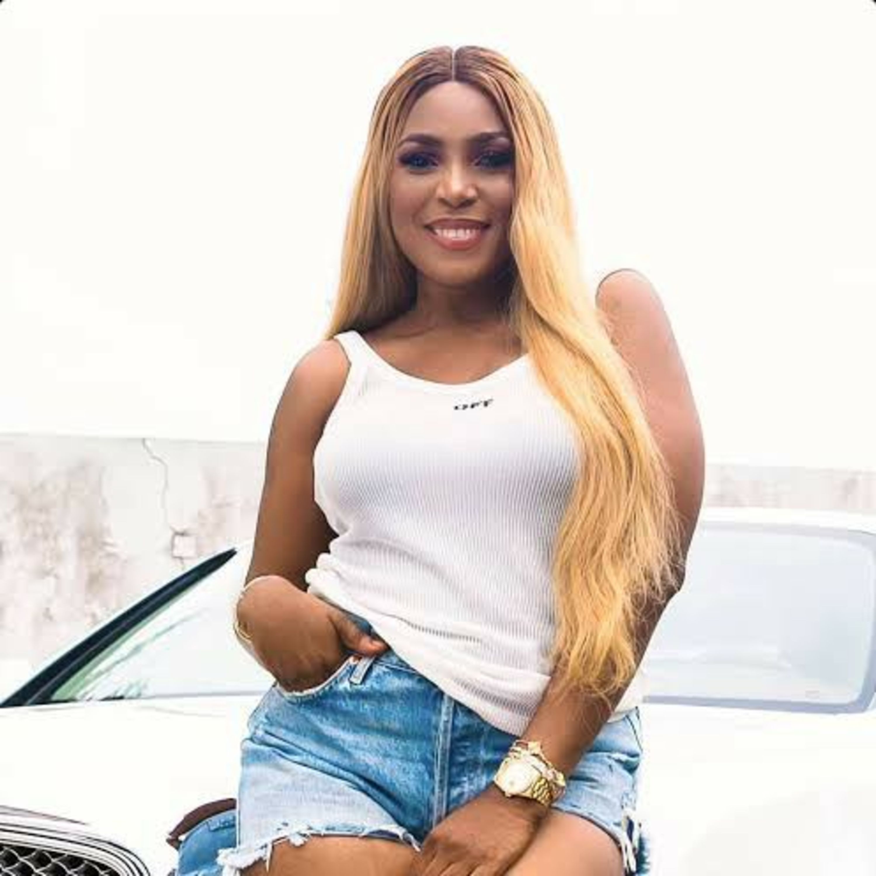 Linda Ikeji advices young ladies.