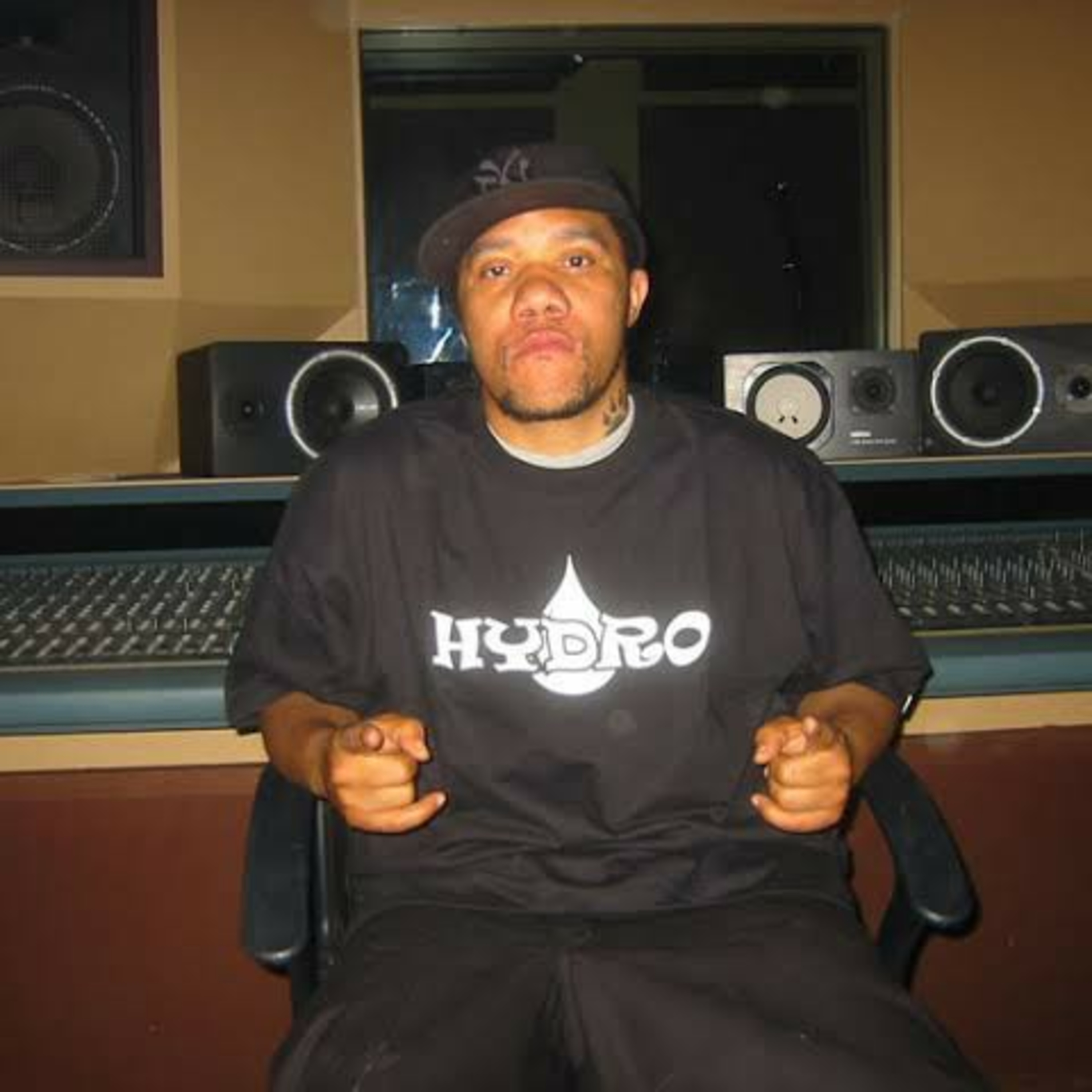 Music Producer K-Solo blames women for the increasing rates of yahoo and hookup in the society