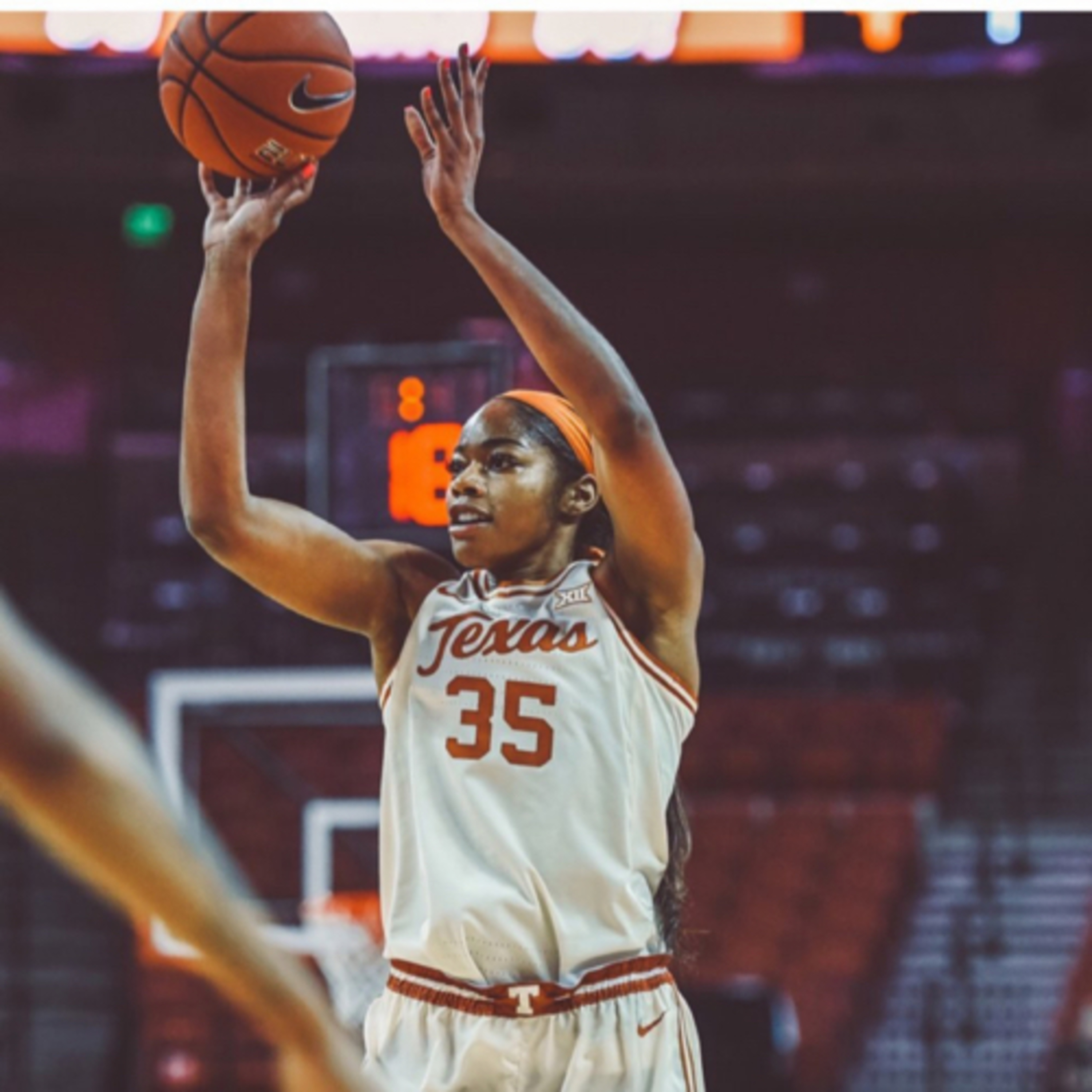 Texas Sophomore 6-5 Charli Collier episode artwork