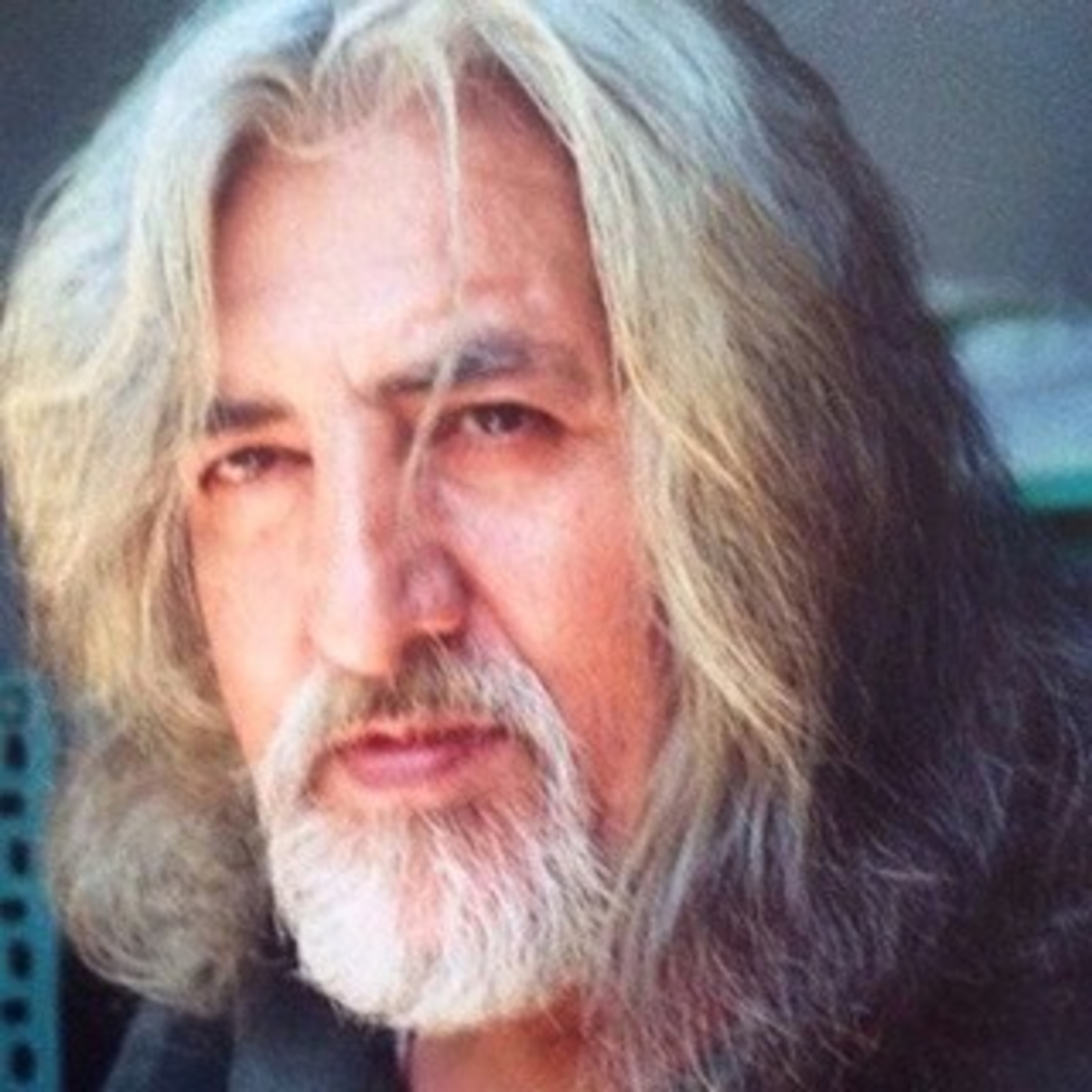 کاور ای فصلِ غیر منتظرِ داستانِ من!
معشوقِ ناگهانیِ دور از گمانِ من
#استاد_حسین_منزوی
دکلمه:منیژه_افشار