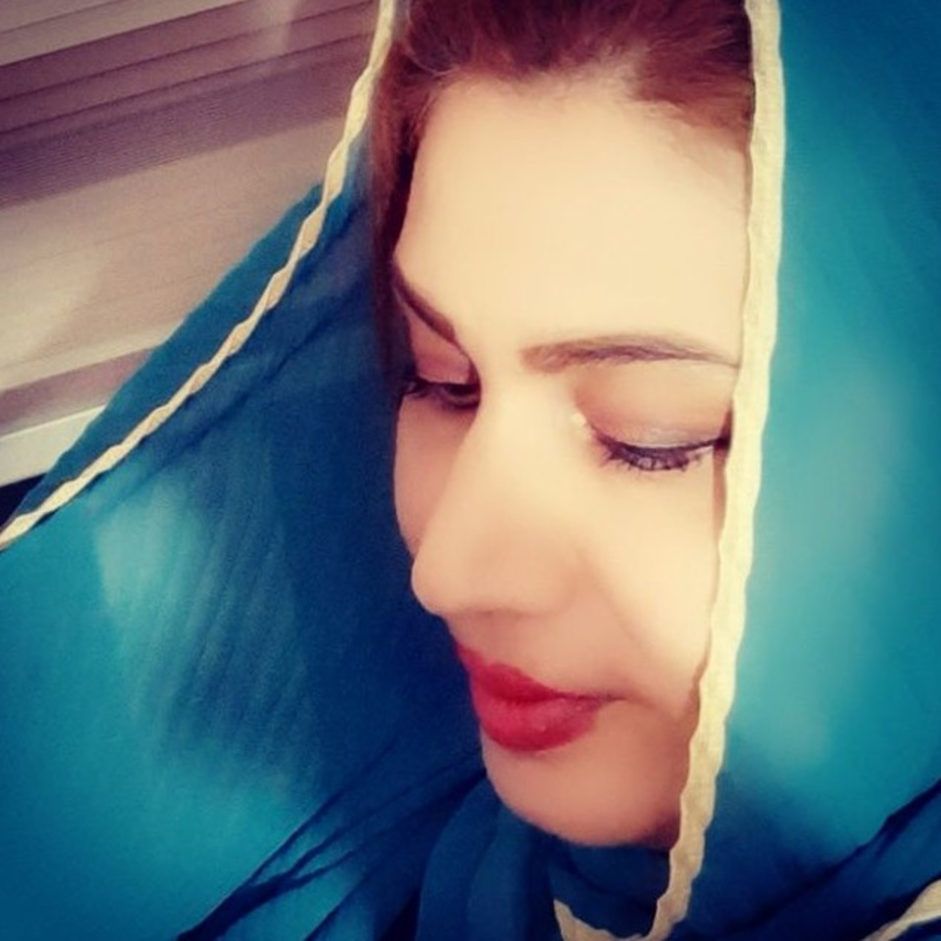 کاور یک روز نسل آدمی از بن خشک خواهد شد 💖 شعر #مریم_ناظمی 💖 صدا #آیلار_غفرانی
