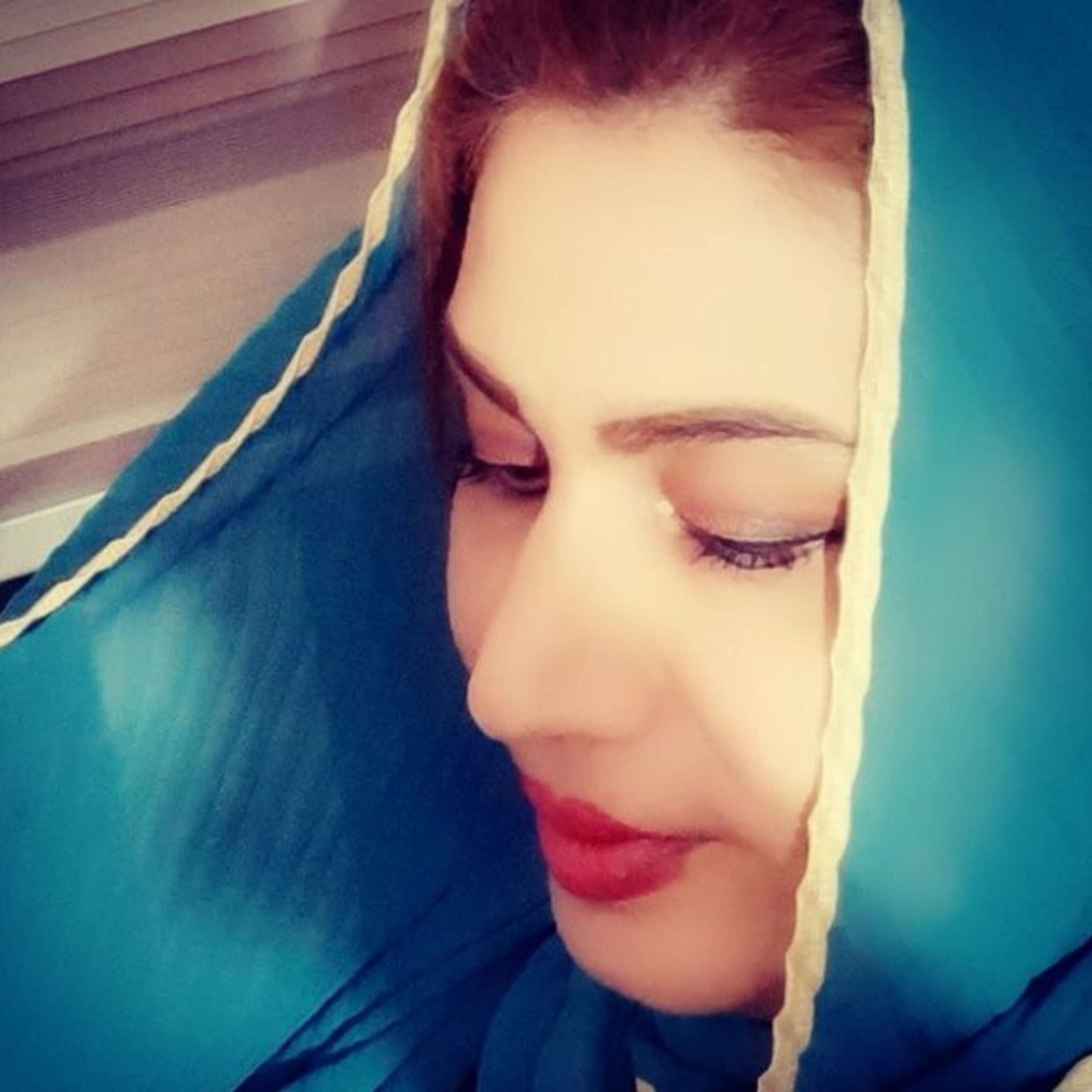 کاور گریه های تلخ او با ادعایش جور نیست 💖 شعر و صدا :مریم ناظمی، گریه های تلخ او با اداعایش جور نیست
