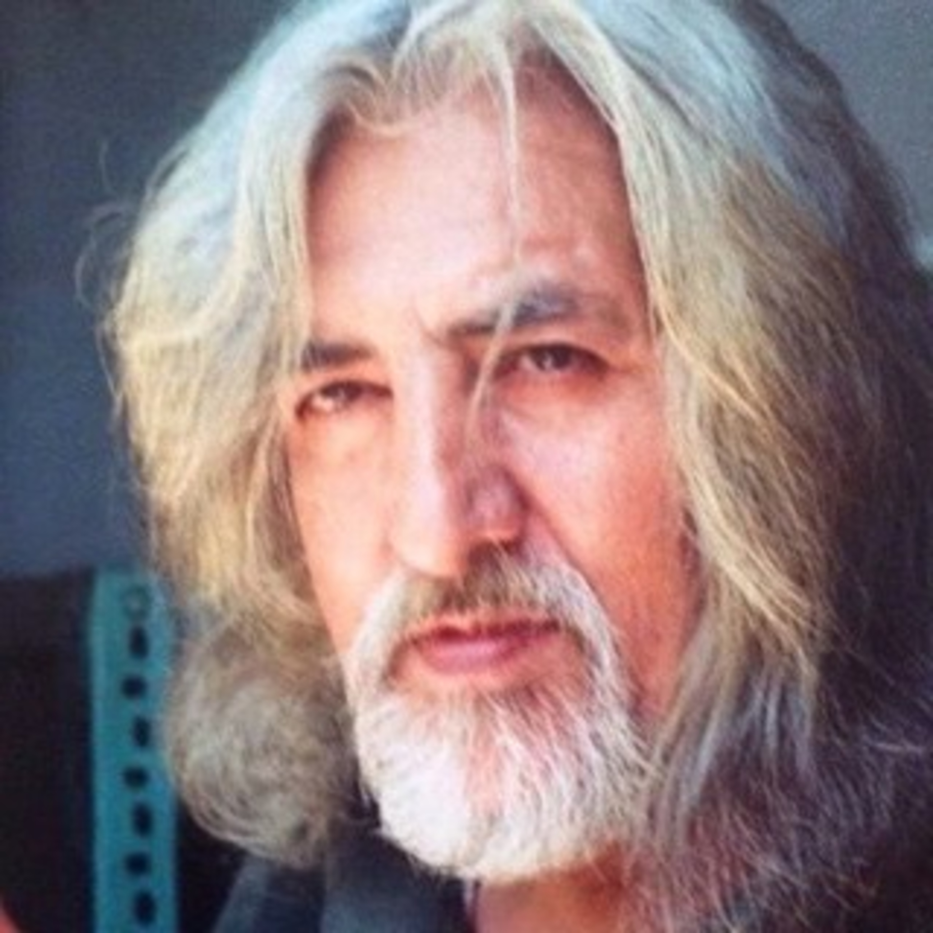 کاور و کلمه بود و جهان مسیر تکوین بود و دوست داشتن آن کلمه ی نخستین بود 💖 حسین منزوی 💖 فرخ نعمتی