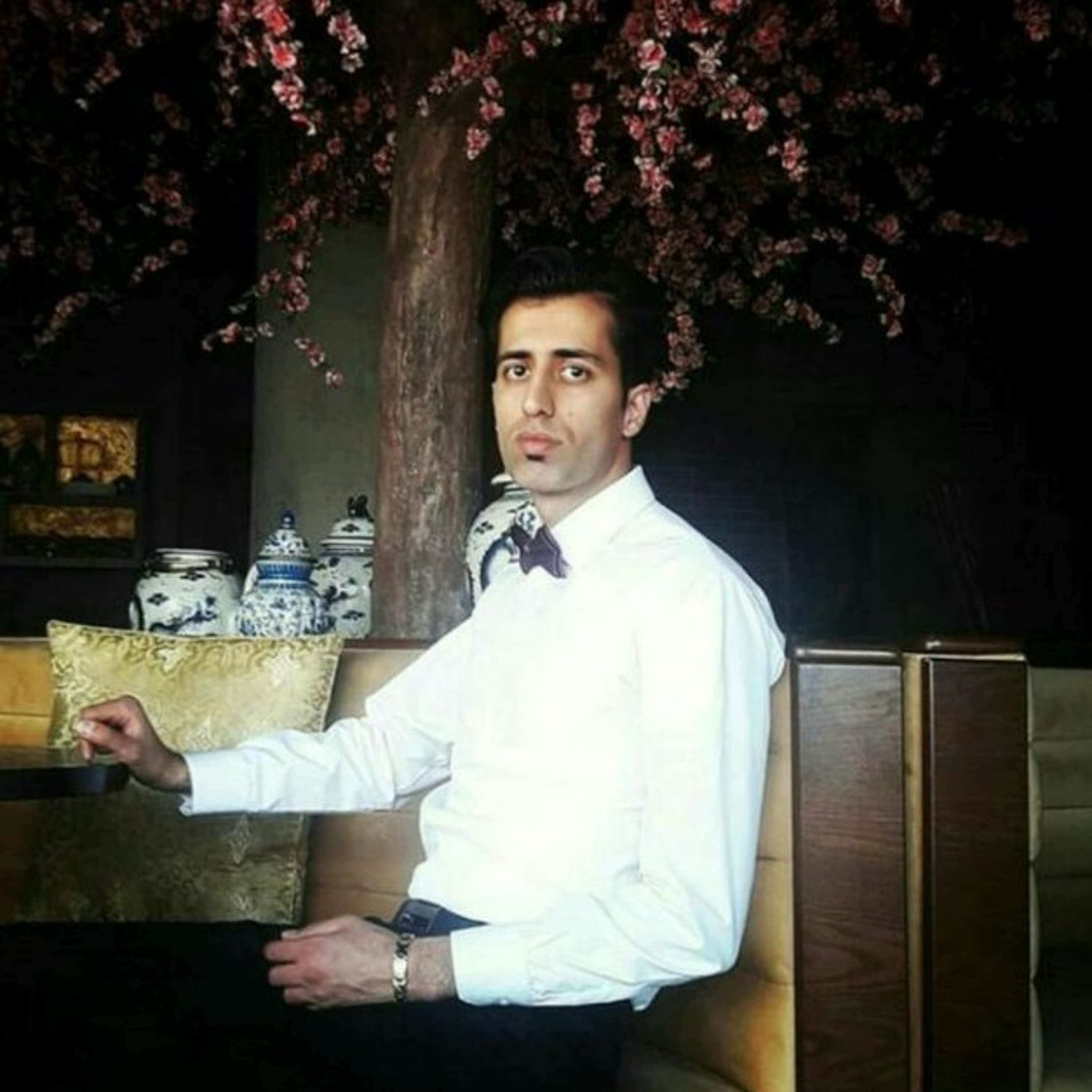 کاور از دو چشمت قلب من انگار چیزی خواست، نه؟
تو نباشی باز هم این قلب پابرجاست، نه؟
💖 امیر نجفی