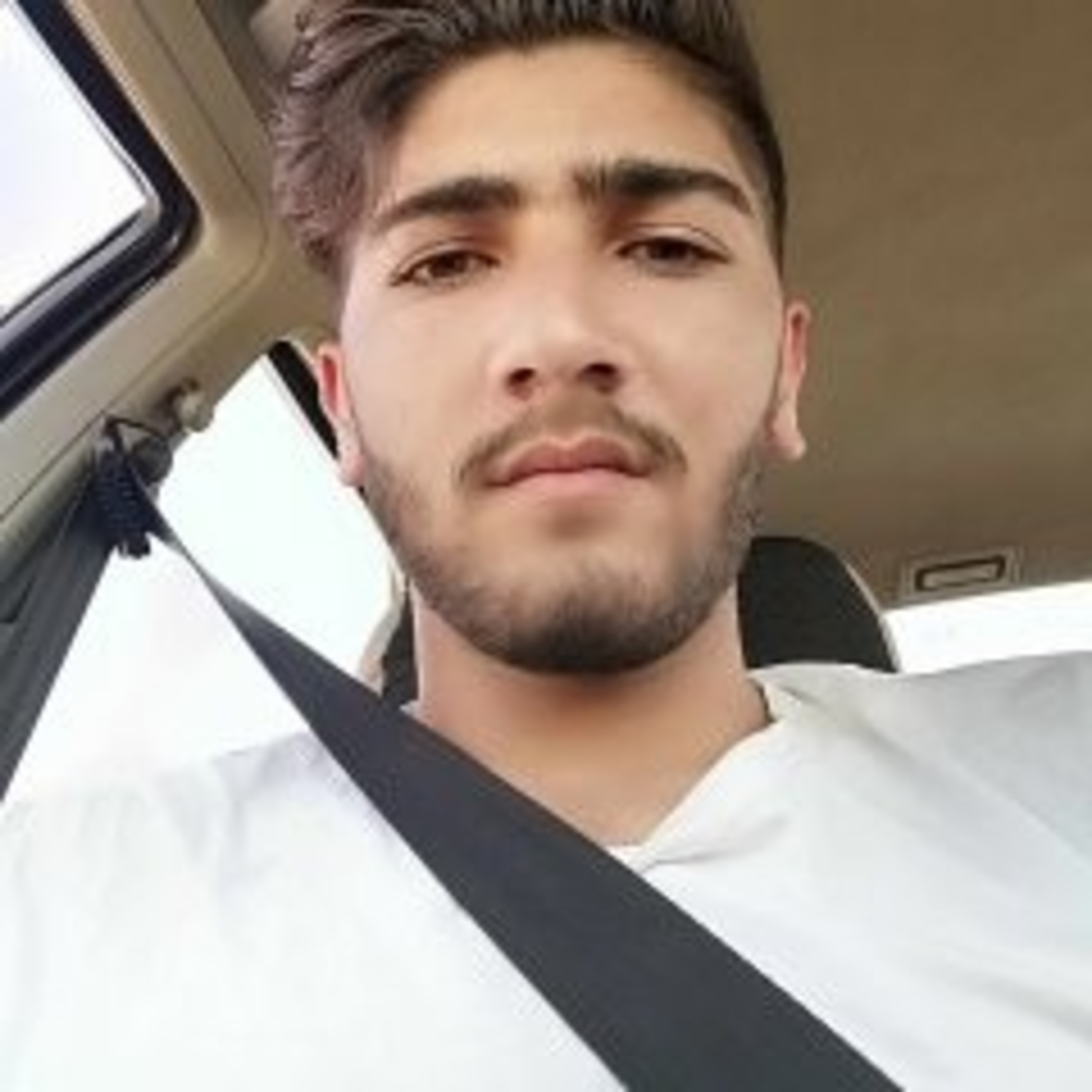 کاور بگذار بخندم که دلم شاد شود
از غصه و غم اندکی آزاد شود
💖 مهدی کاظمی 💖 مریم فاتح