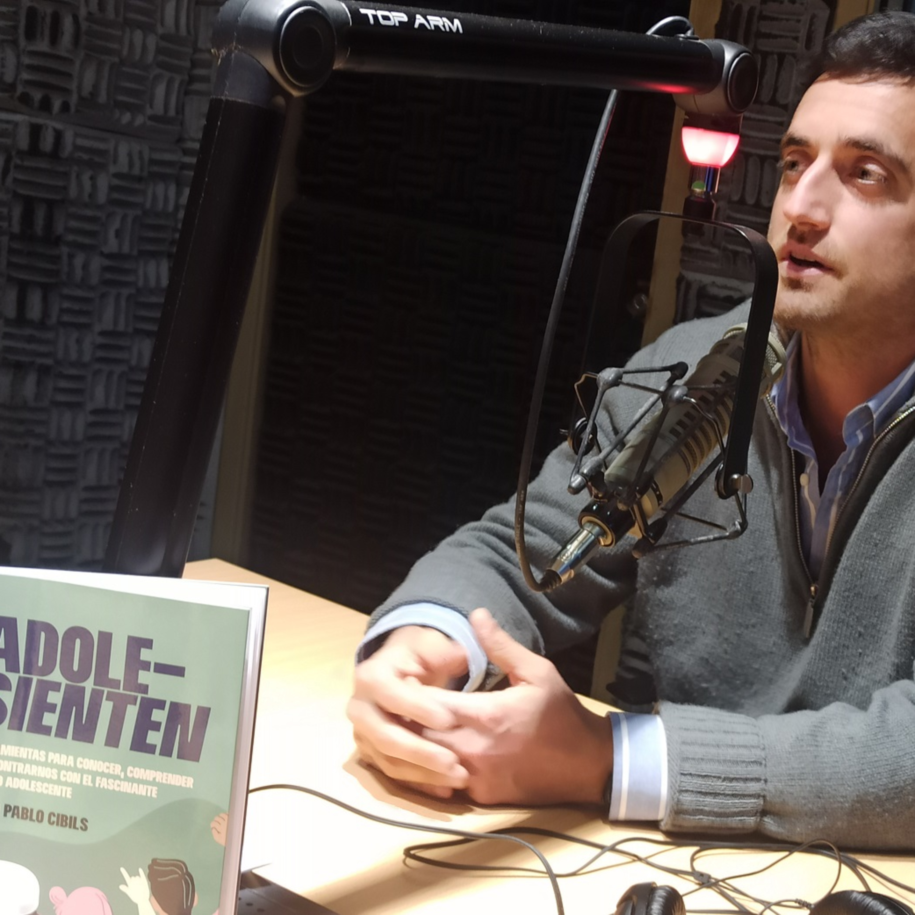 Episodio 22. Entrevista y presentación de Adolesienten en Sarandí 690 Al pan pan episode artwork
