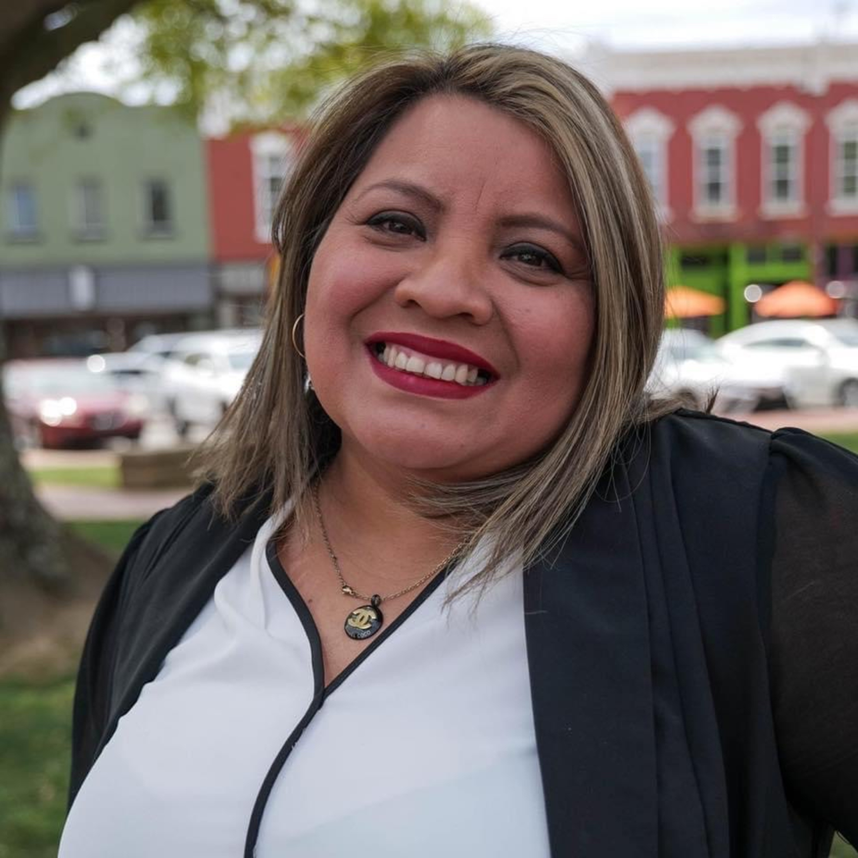 Episode #126: Founder/ED of Conexión de Negocios Latinos: Irma Chávez  episode artwork