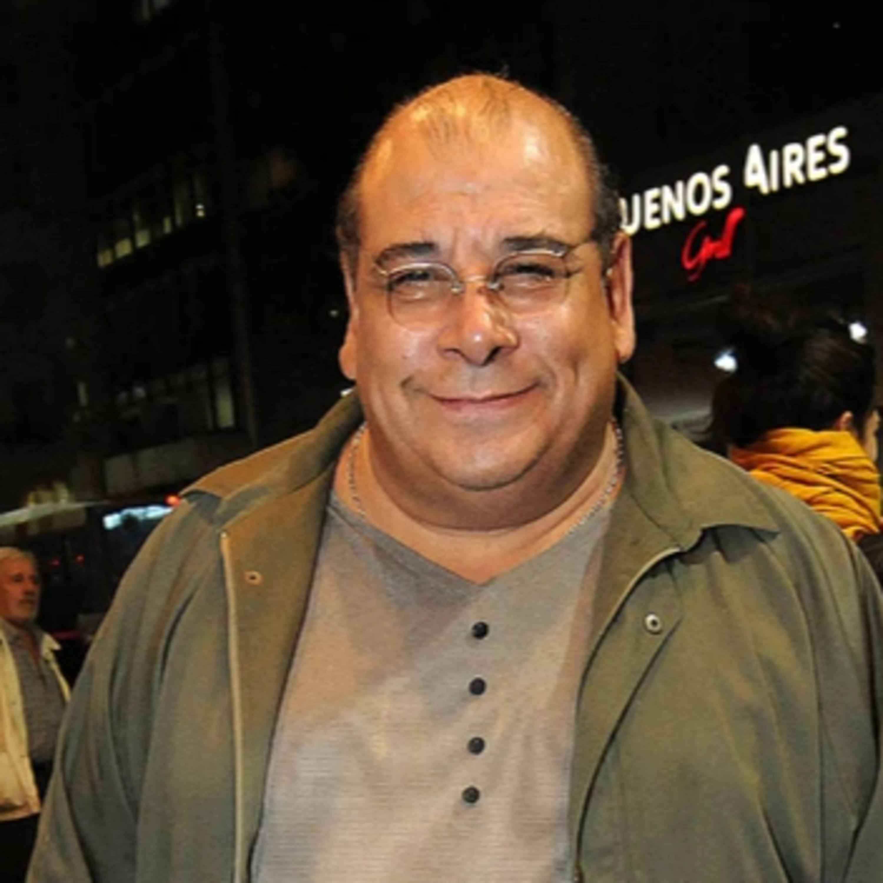 Roly Serrano leyó a Julio Díaz Villalba y a Pablo Neruda